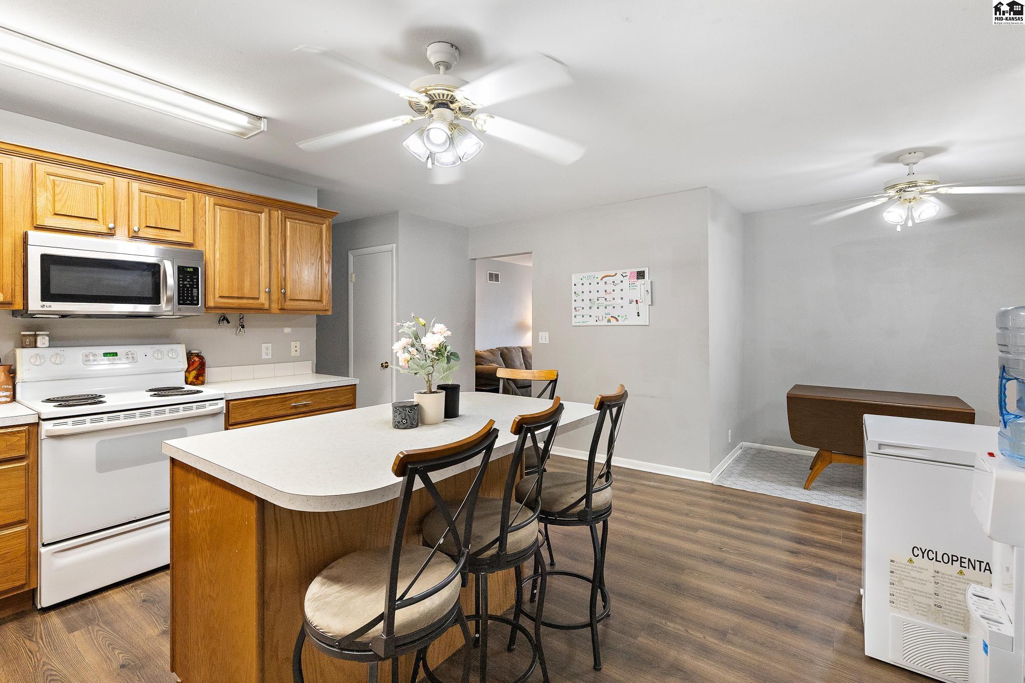 910 E 11th Avenue Hutchinson KS 67501