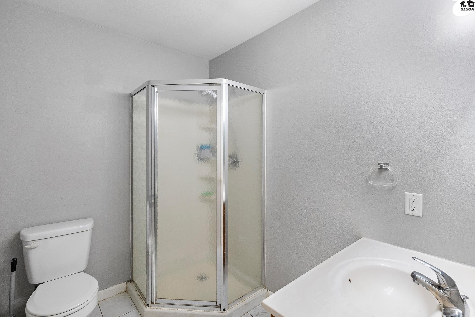 910 E 11th Avenue Hutchinson KS 67501