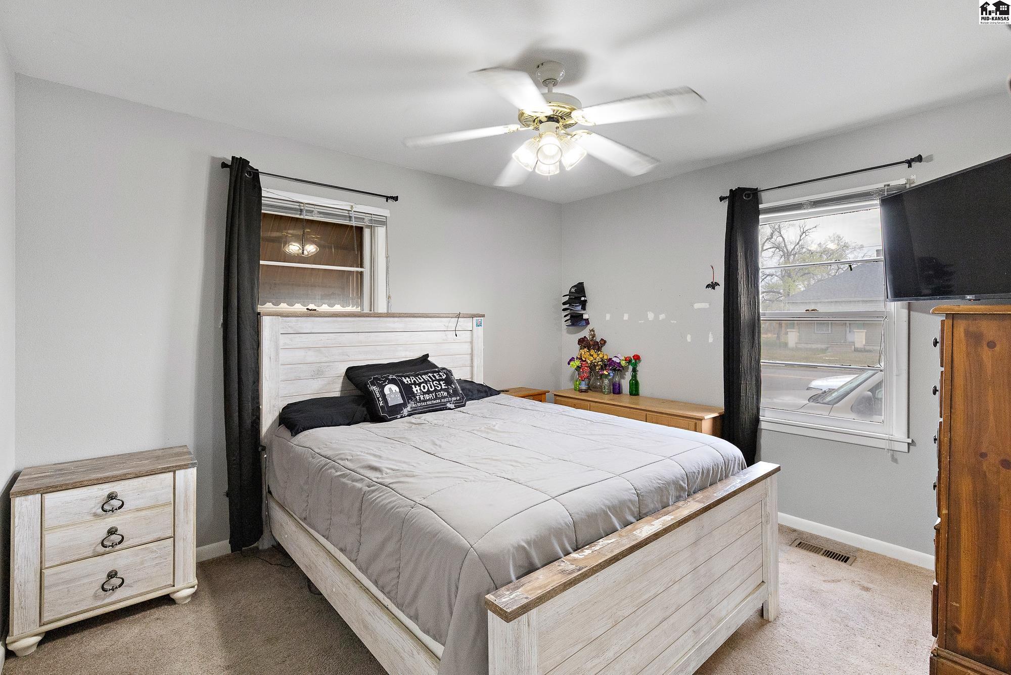 910 E 11th Avenue Hutchinson KS 67501