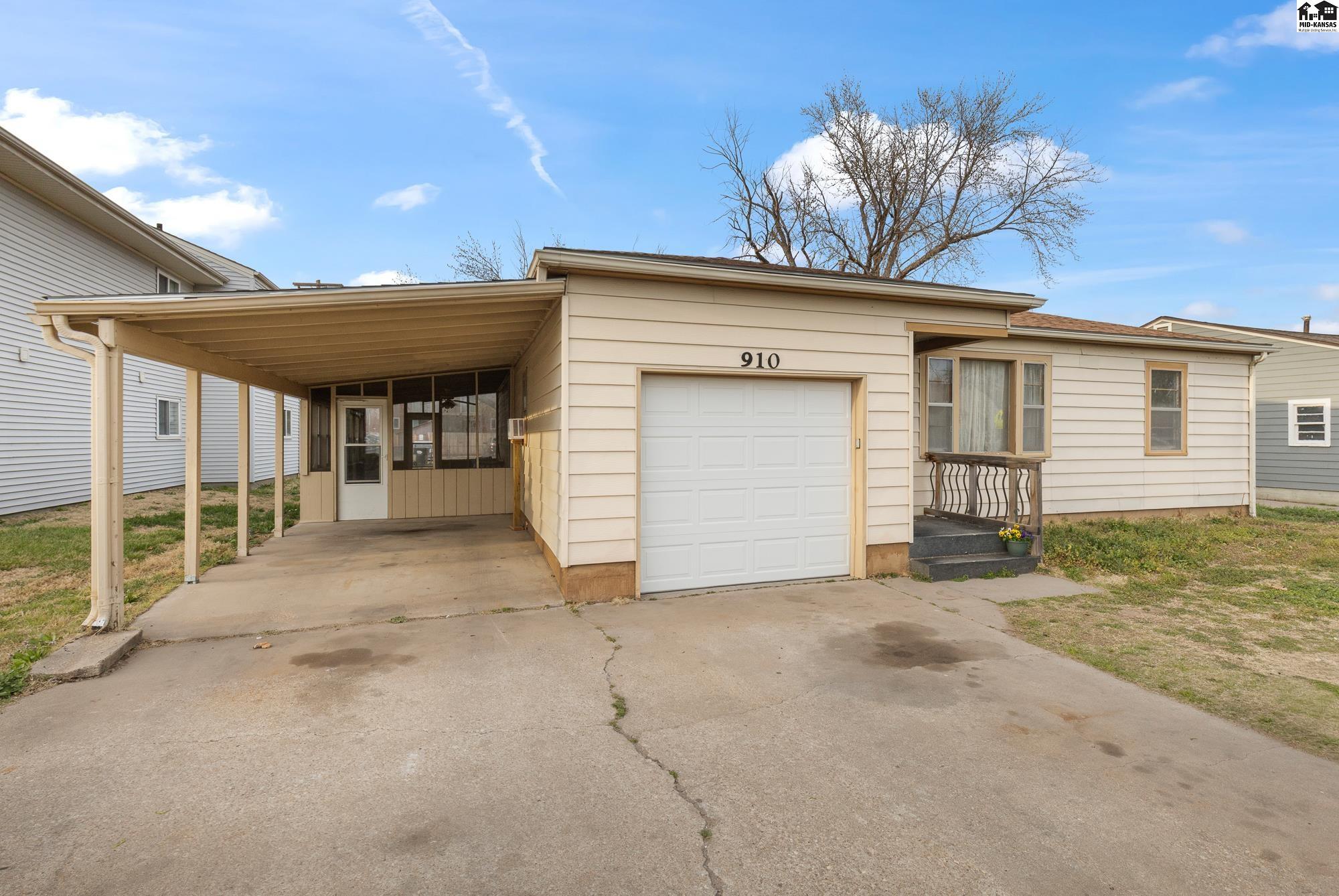 910 E 11th Avenue Hutchinson KS 67501