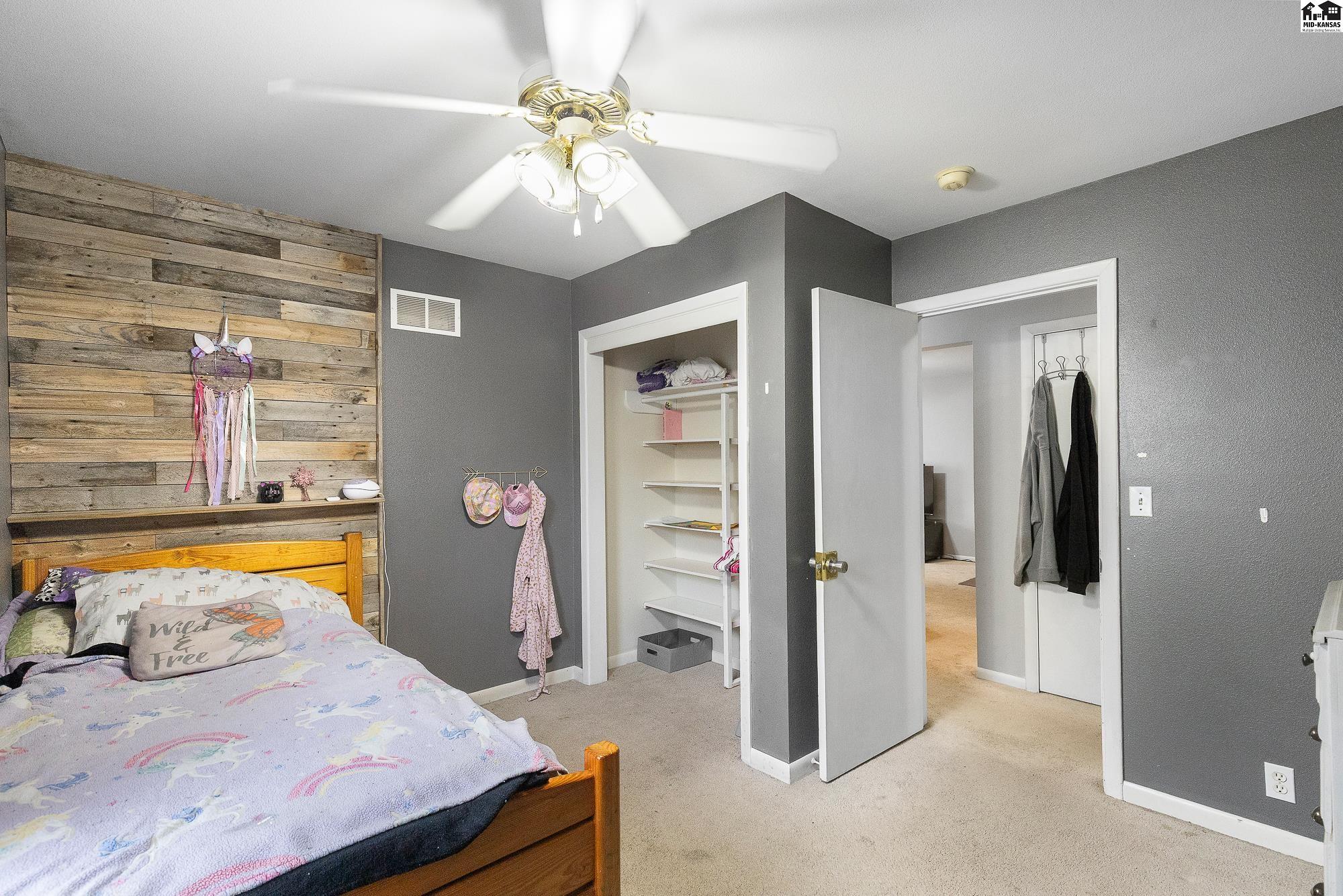 910 E 11th Avenue Hutchinson KS 67501