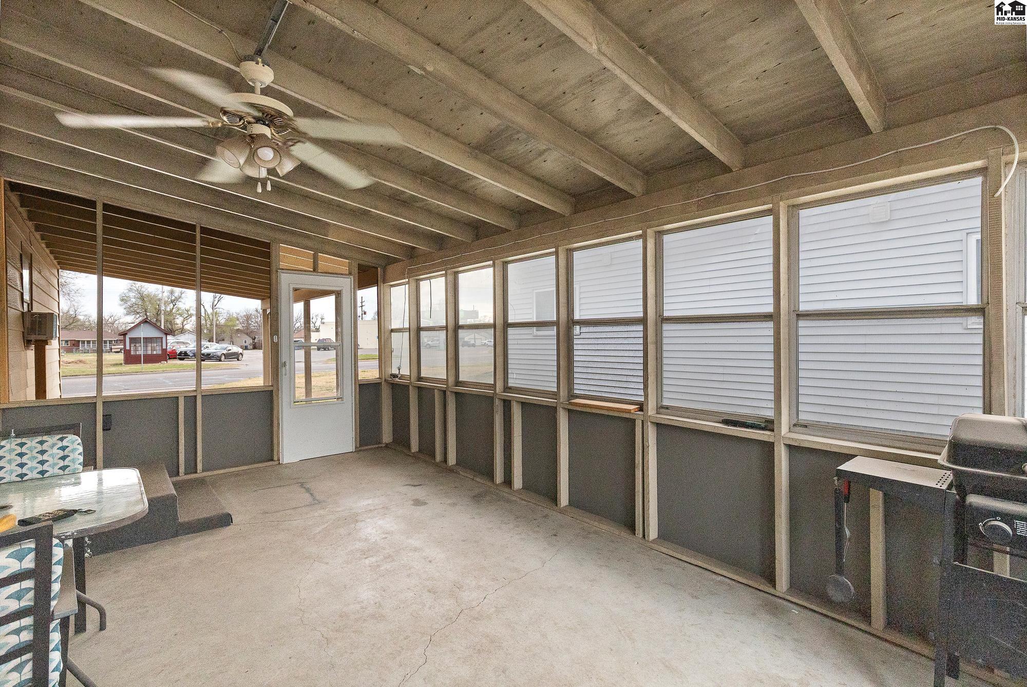 910 E 11th Avenue Hutchinson KS 67501