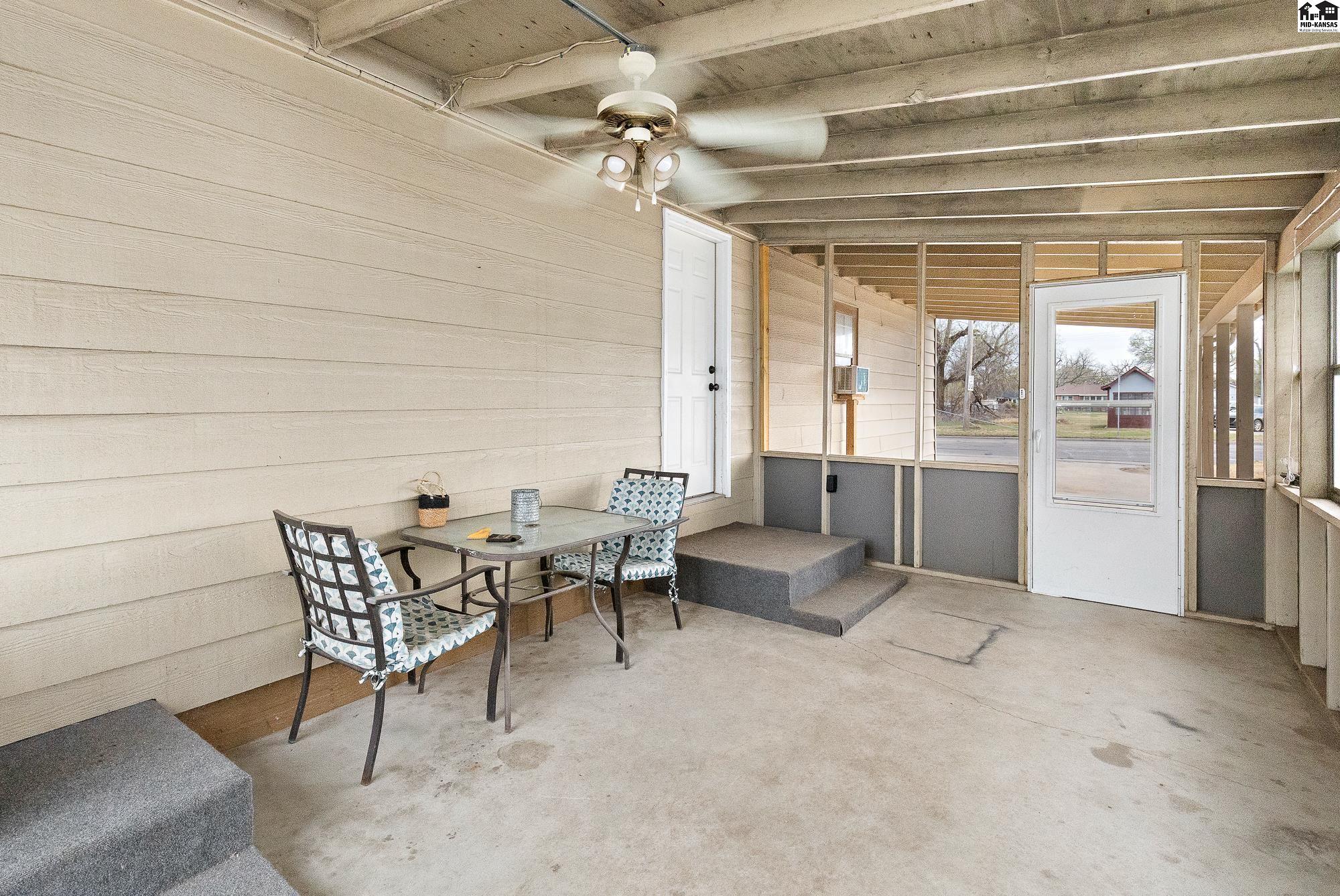 910 E 11th Avenue Hutchinson KS 67501