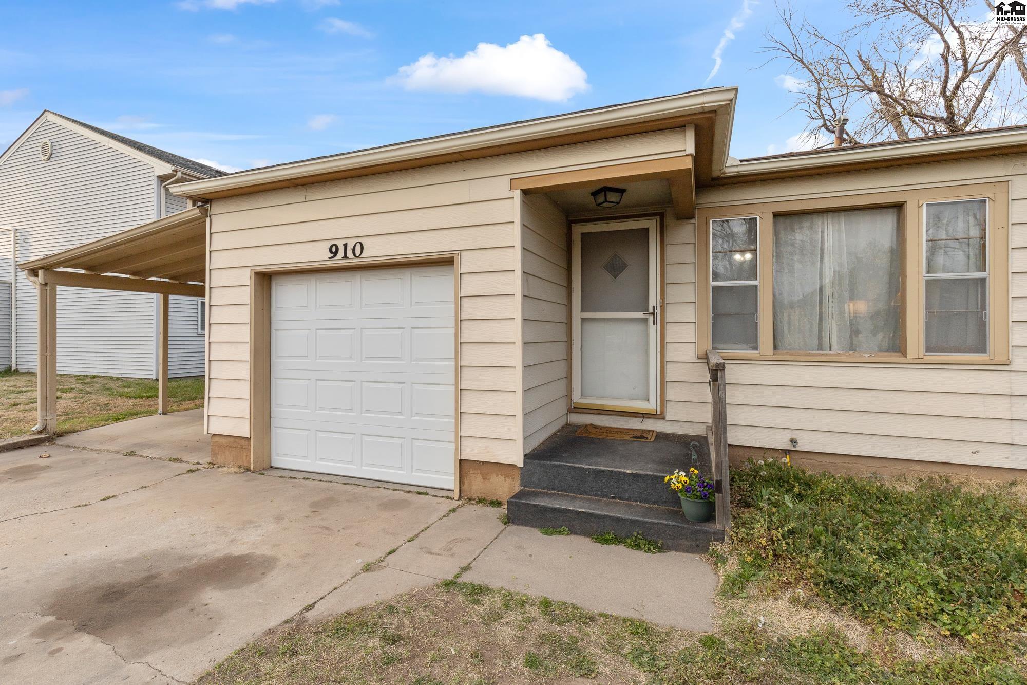 910 E 11th Avenue Hutchinson KS 67501