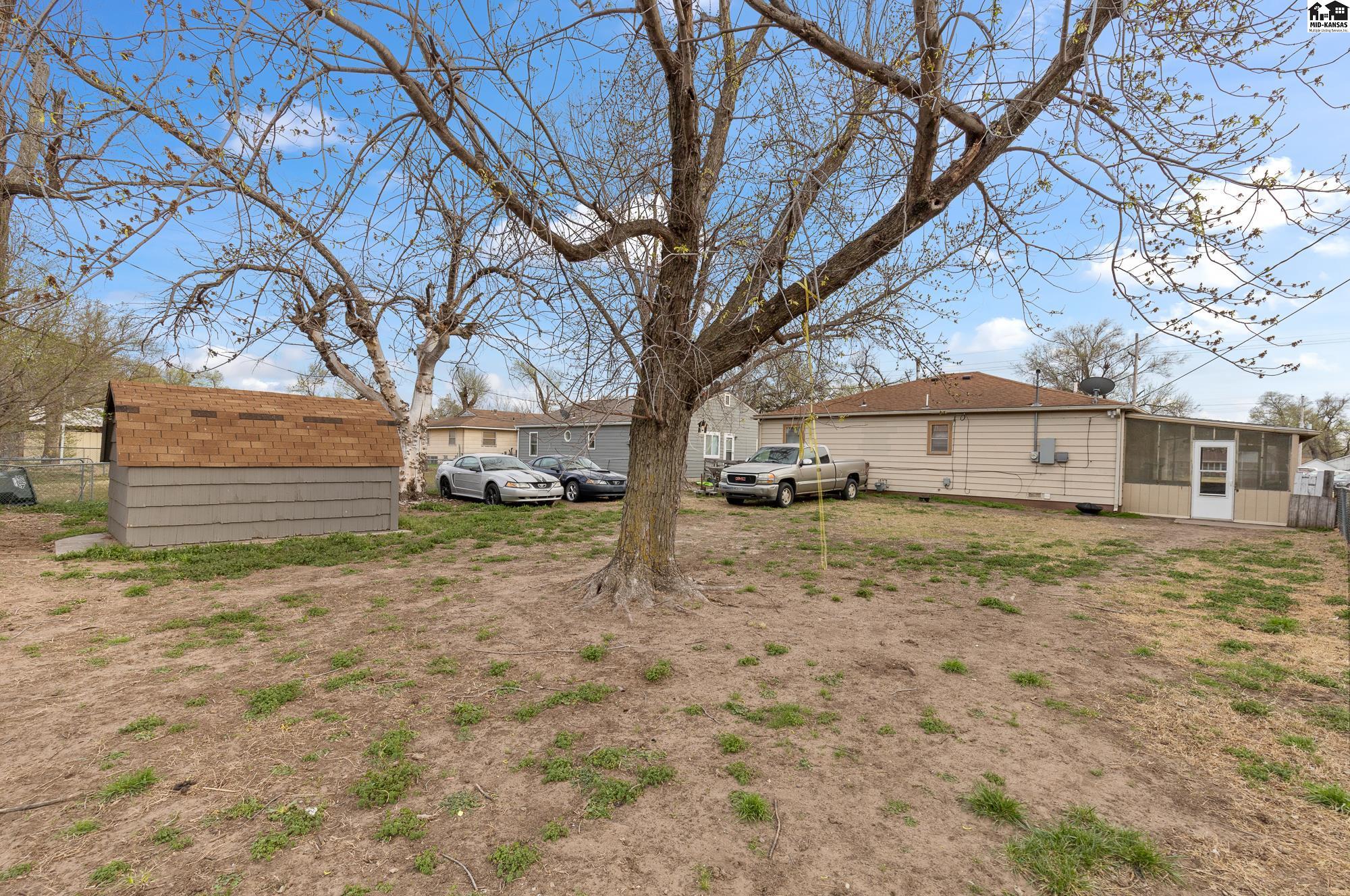 910 E 11th Avenue Hutchinson KS 67501