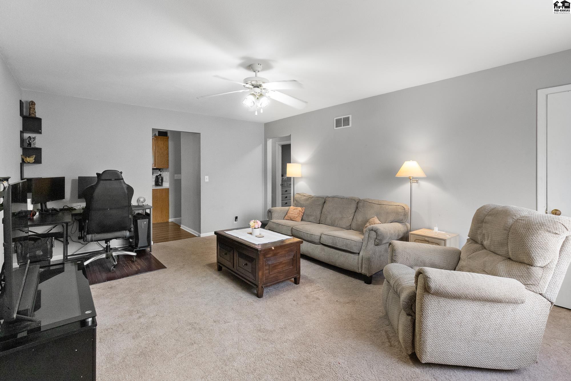 910 E 11th Avenue Hutchinson KS 67501