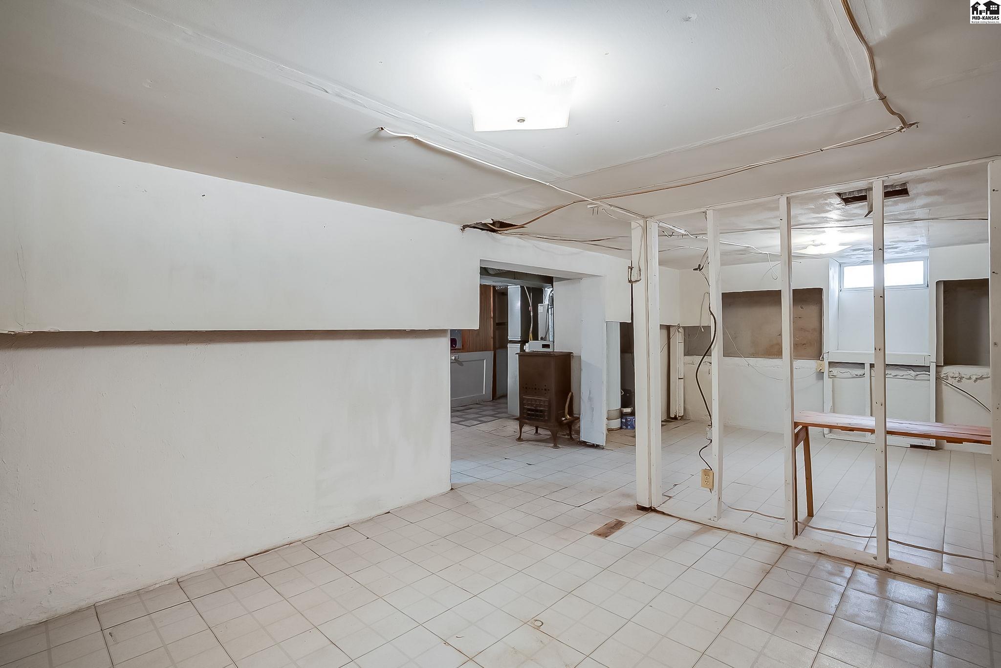 930 E 7th Avenue Hutchinson KS 67501