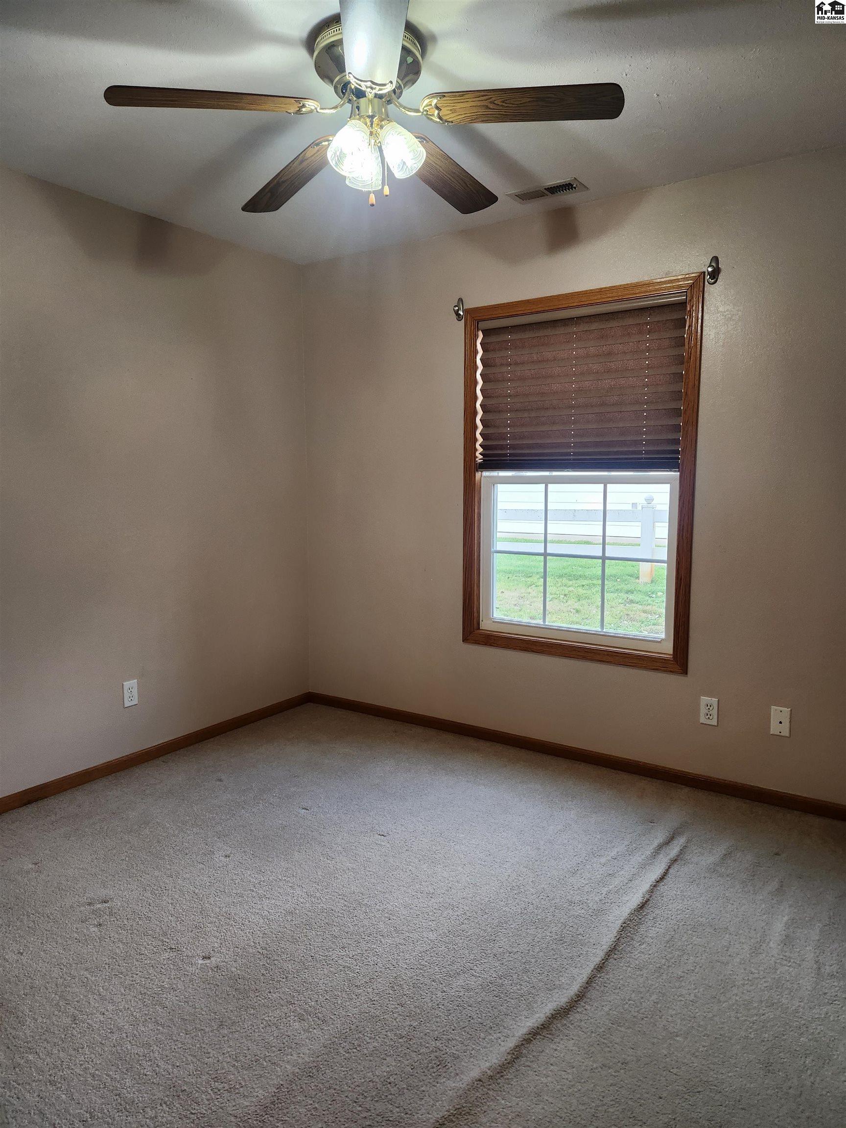 1913 E 33rd Avenue Hutchinson KS 67502