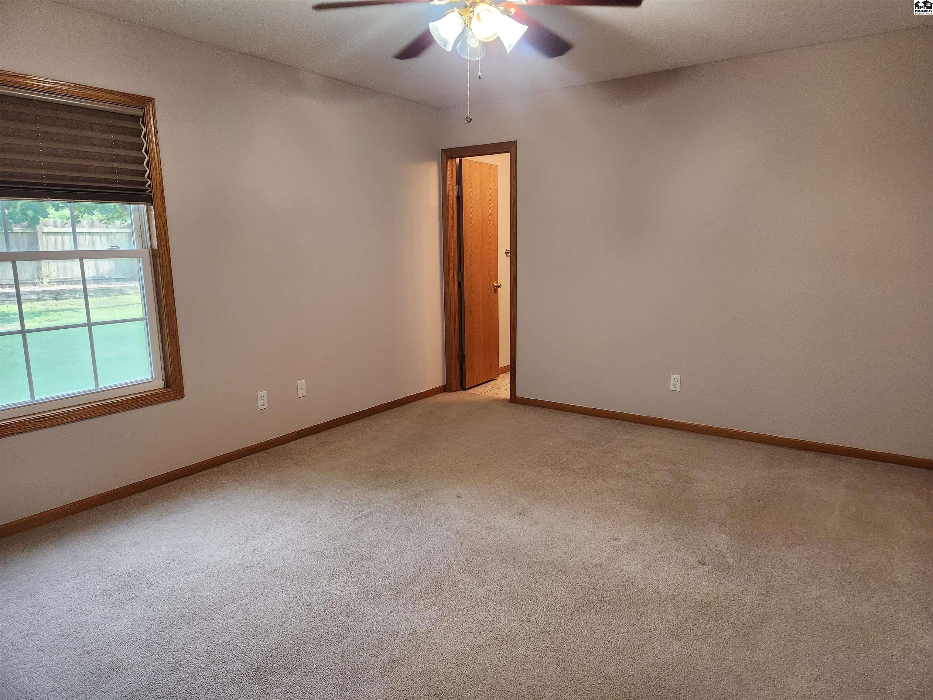 1913 E 33rd Avenue Hutchinson KS 67502
