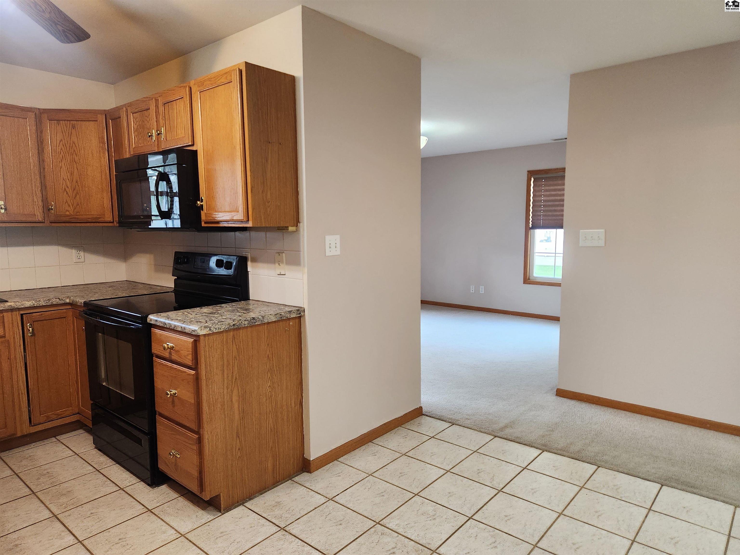 1913 E 33rd Avenue Hutchinson KS 67502