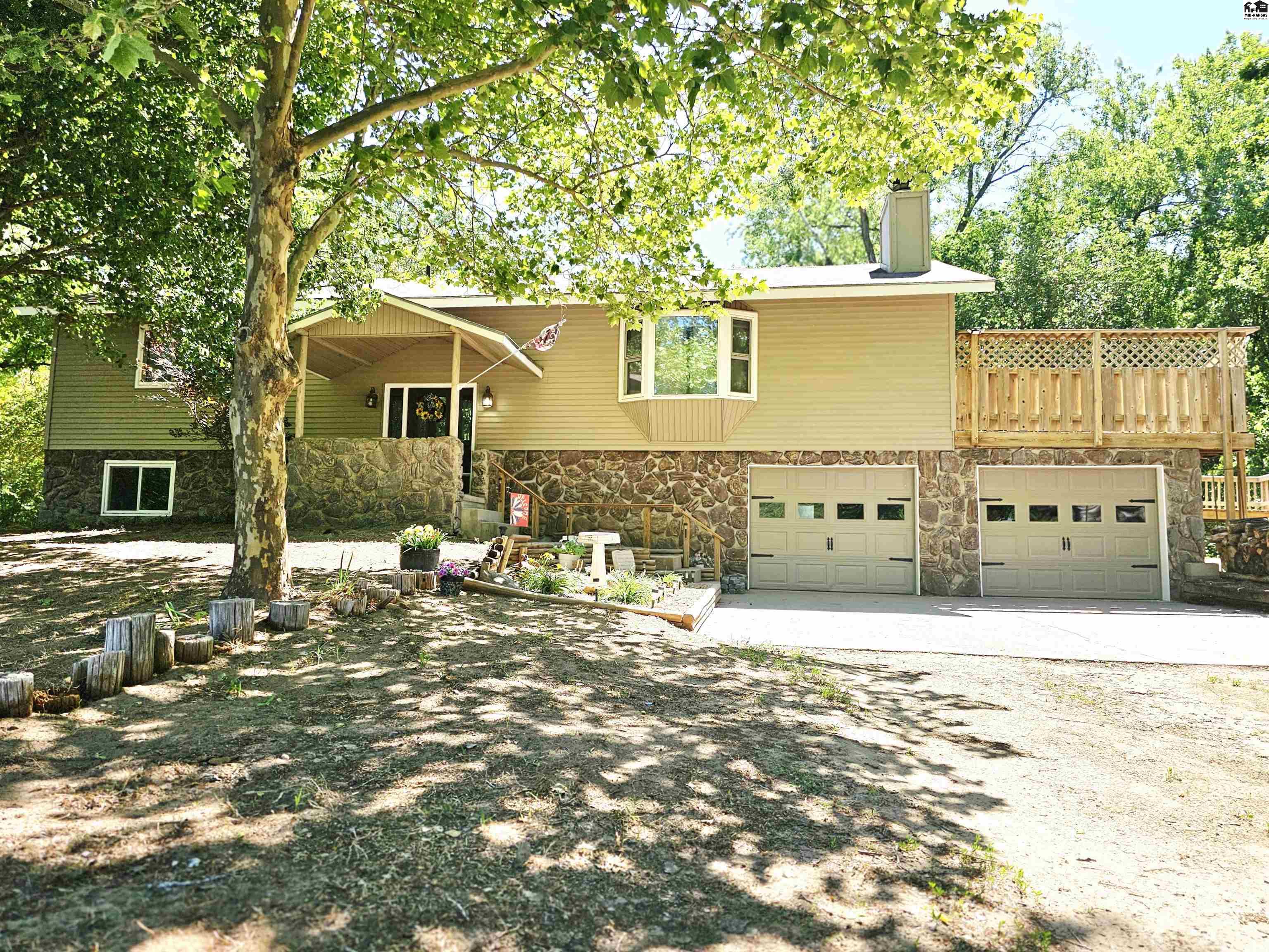 7402 N Lake Road Hutchinson KS 67502