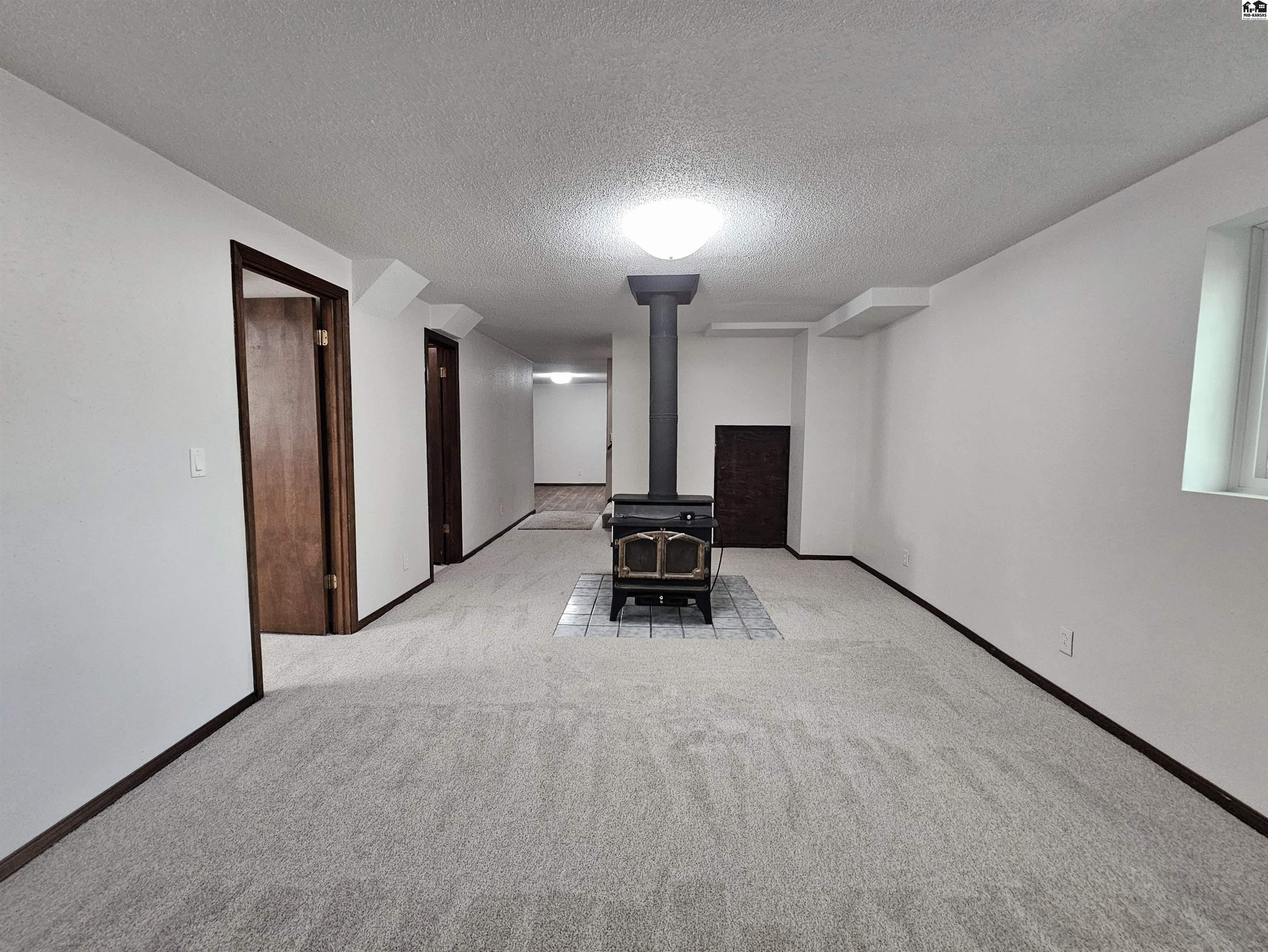 7402 N Lake Road Hutchinson KS 67502