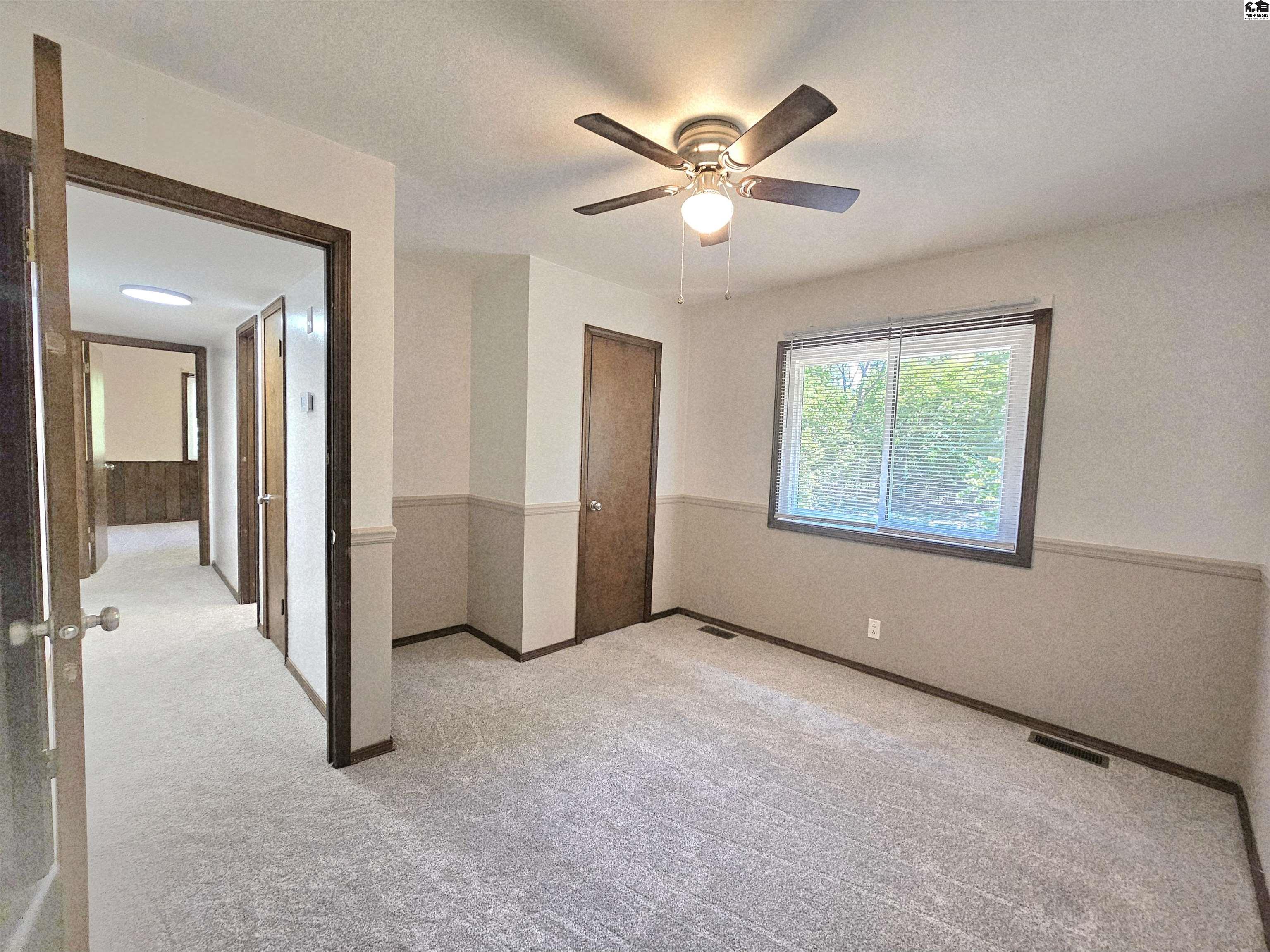 7402 N Lake Road Hutchinson KS 67502