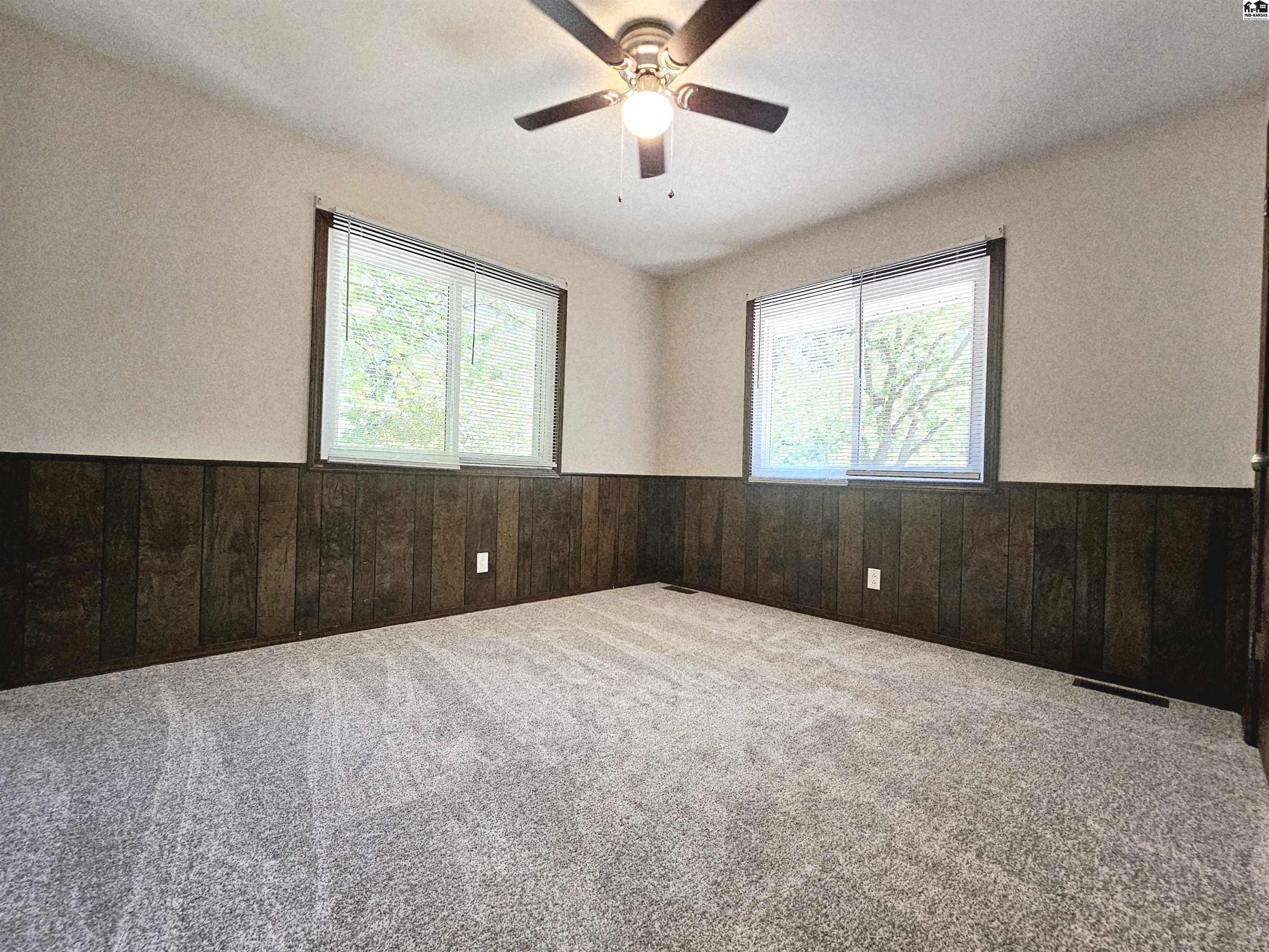7402 N Lake Road Hutchinson KS 67502