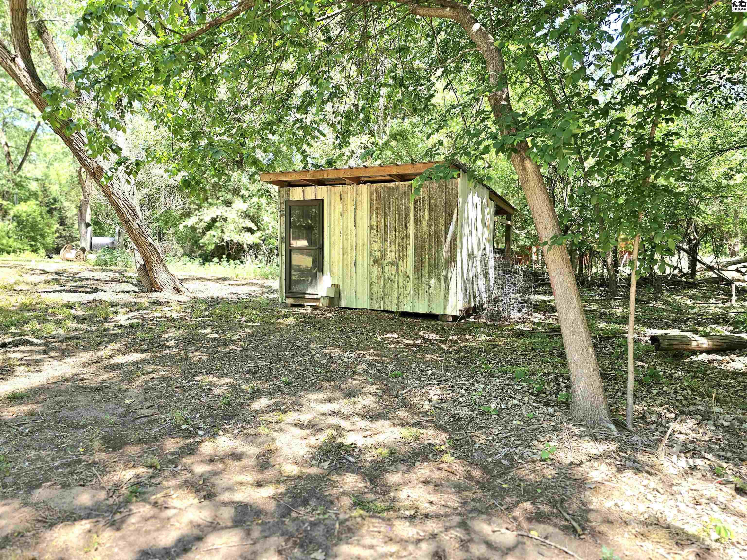 7402 N Lake Road Hutchinson KS 67502