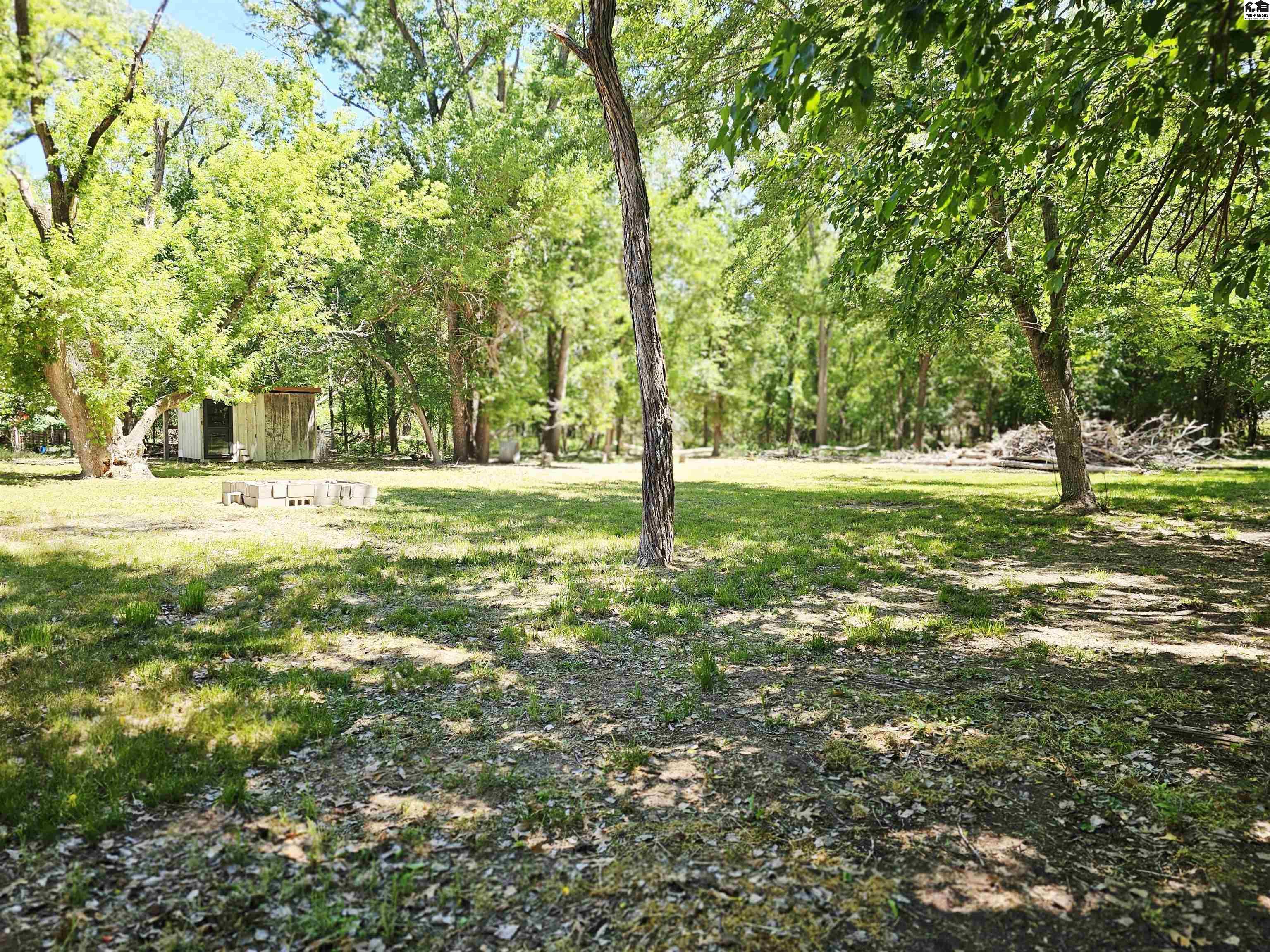7402 N Lake Road Hutchinson KS 67502