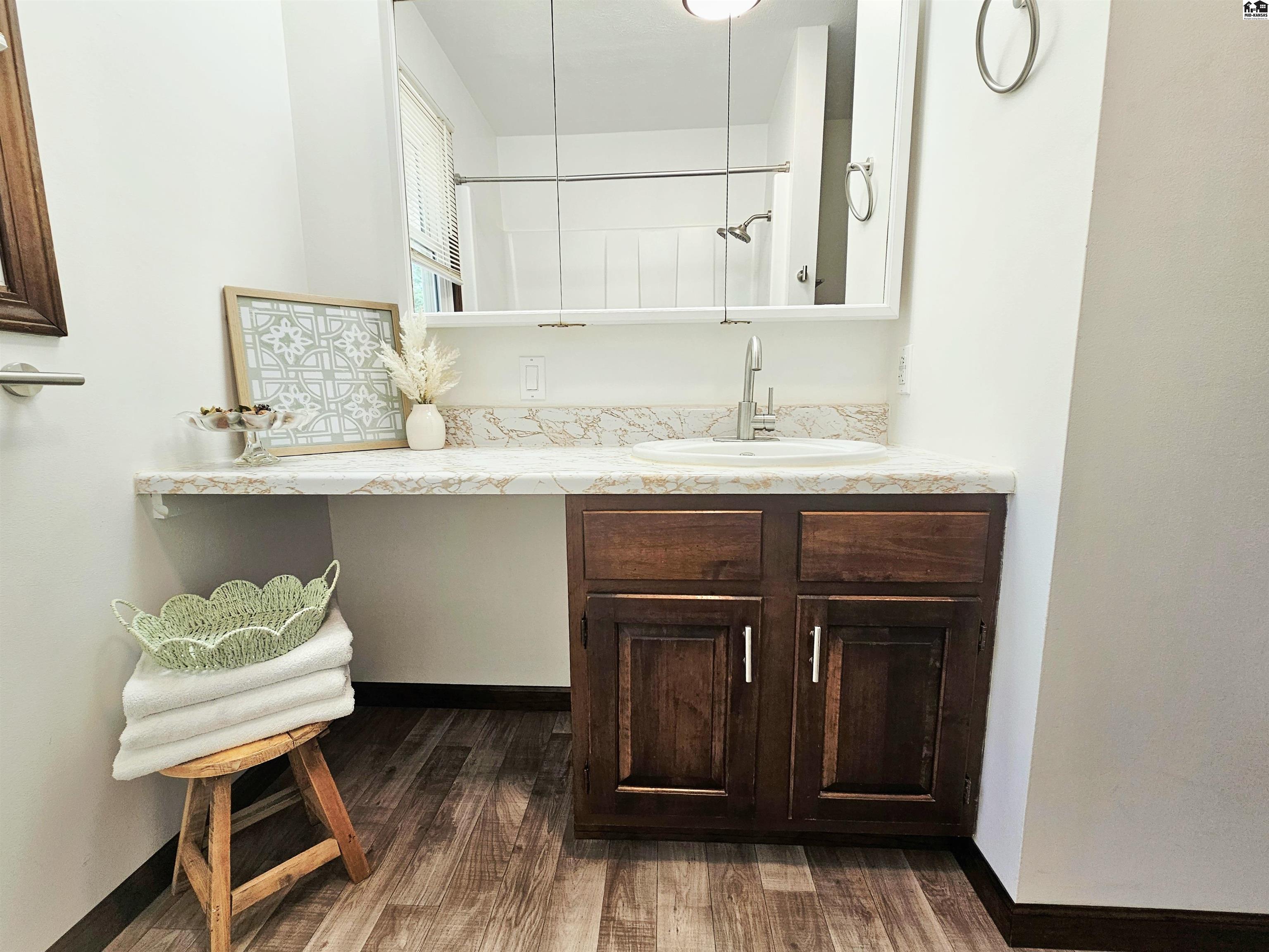 7402 N Lake Road Hutchinson KS 67502