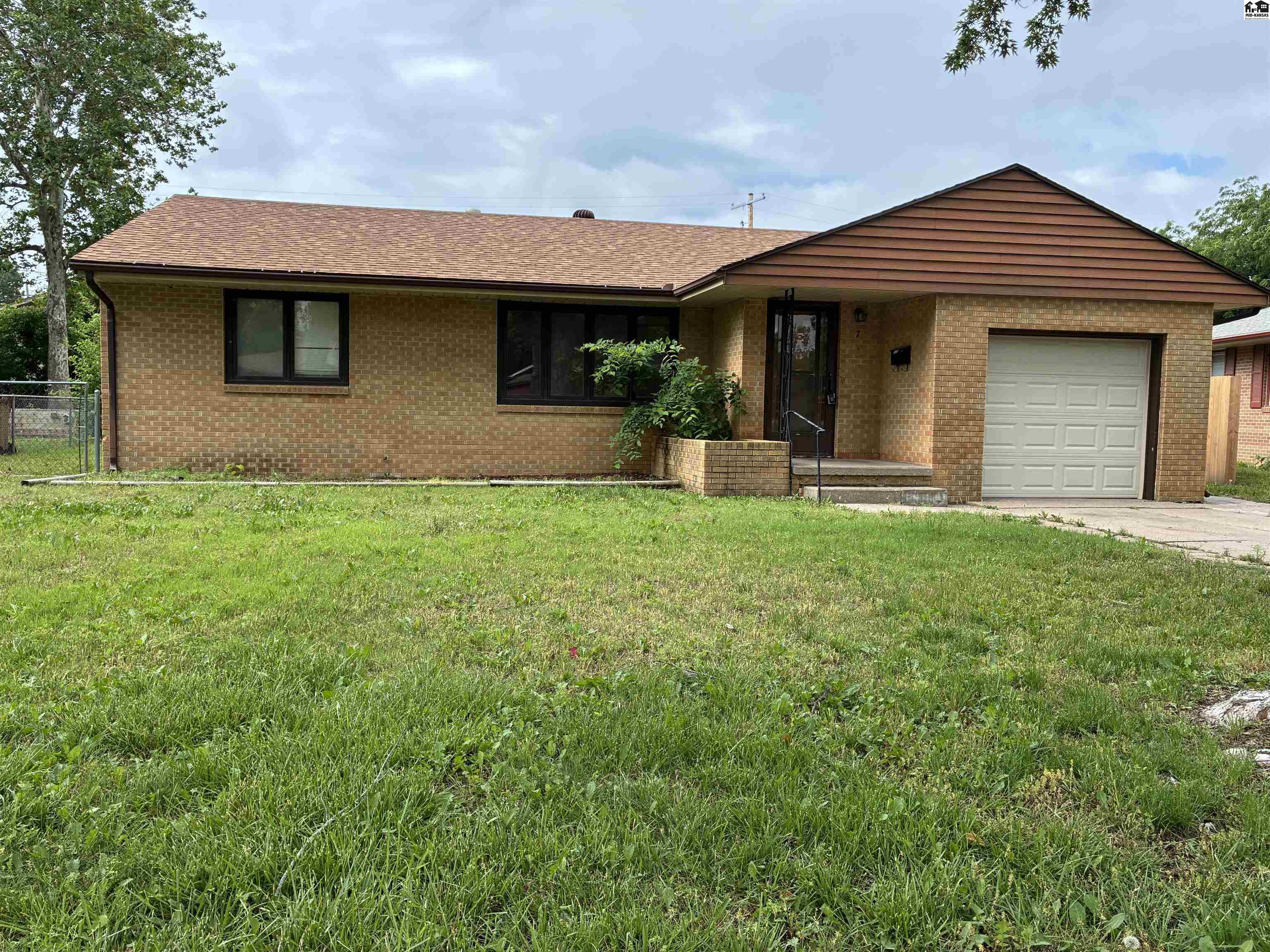 7 Meadowlark Lane Hutchinson KS 67502