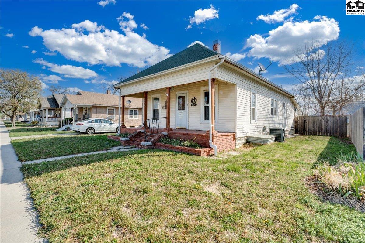 904 N Plum Street Hutchinson KS 67501
