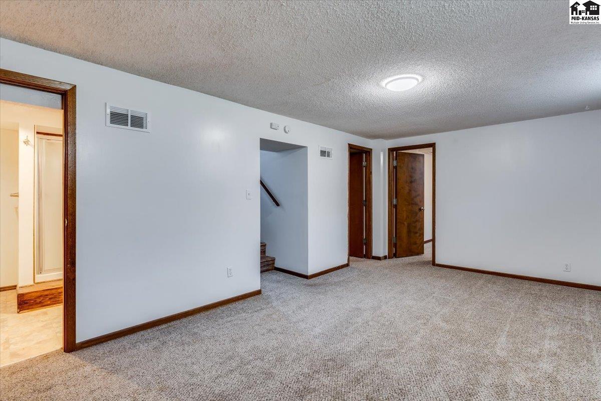 904 N Plum Street Hutchinson KS 67501