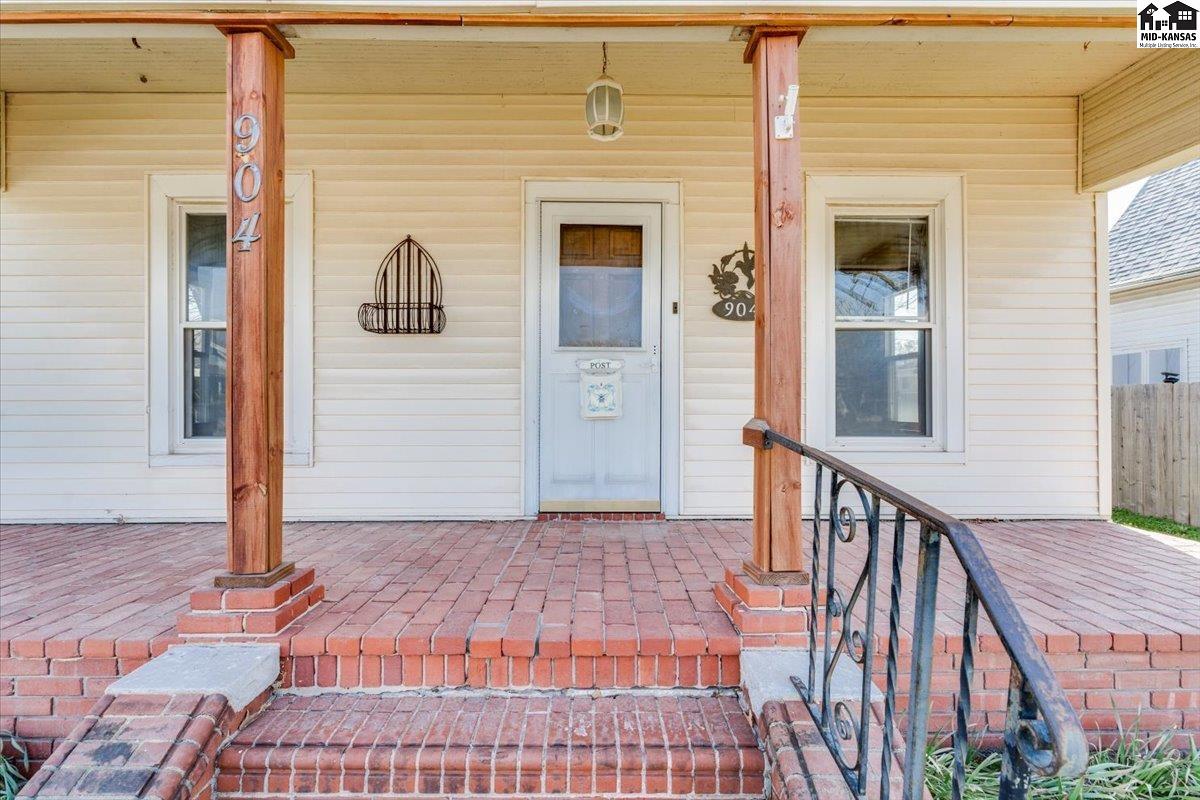 904 N Plum Street Hutchinson KS 67501