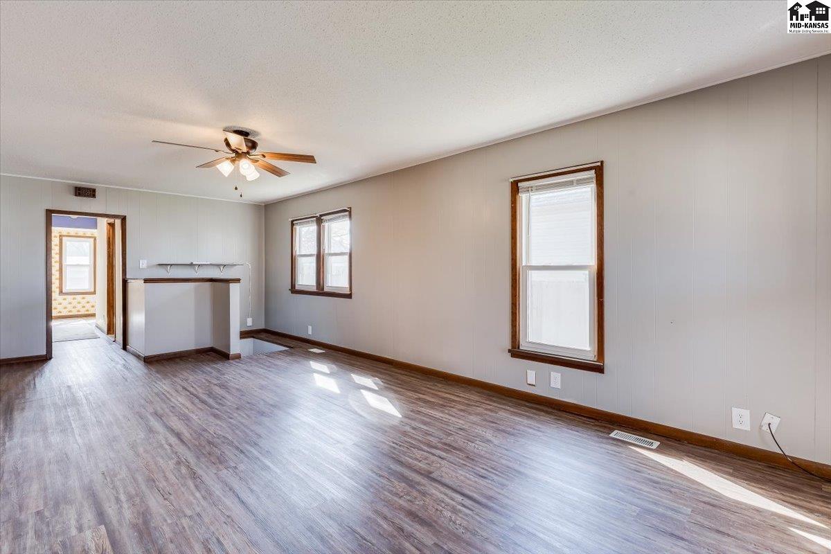 904 N Plum Street Hutchinson KS 67501