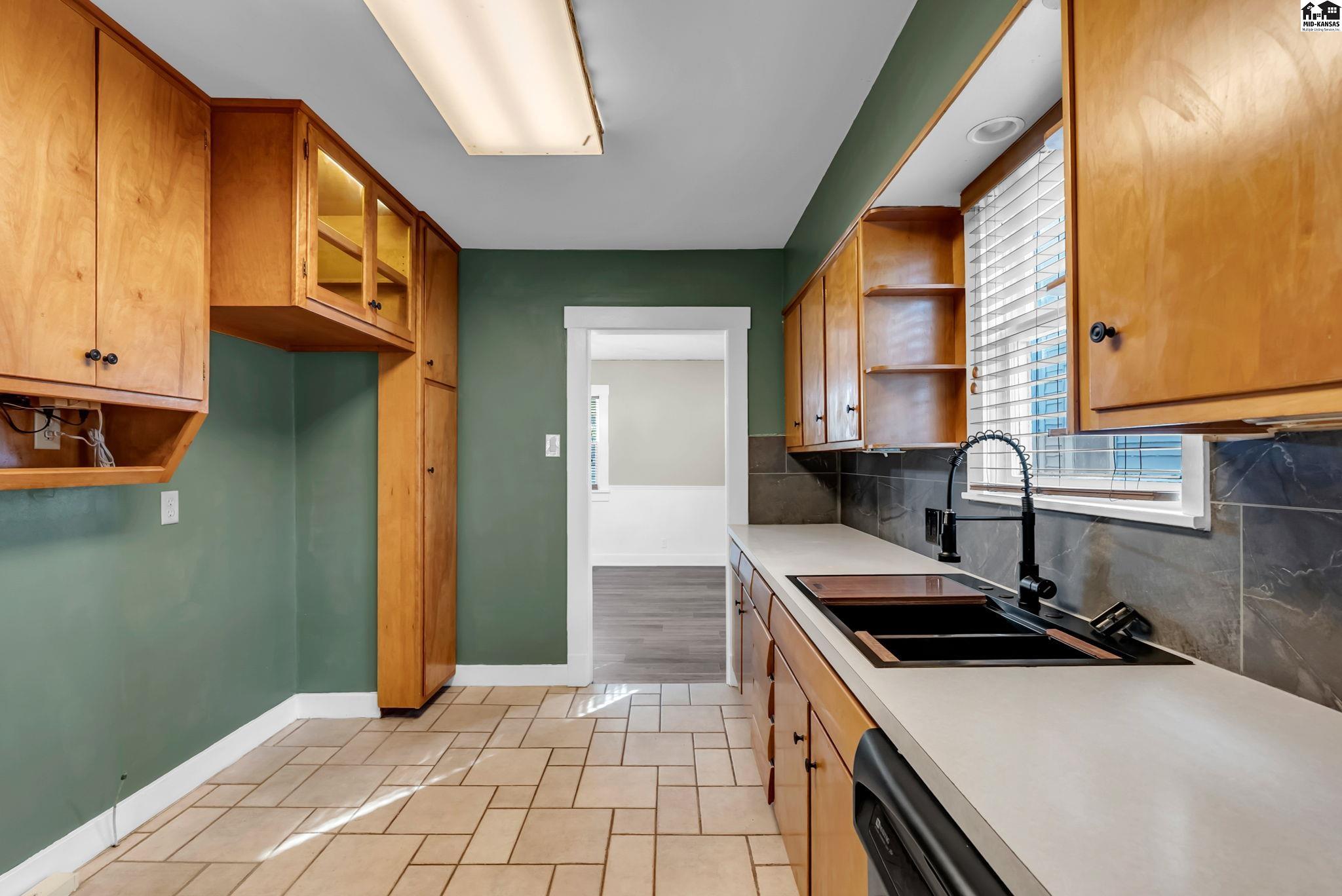 202 E 19th Avenue Hutchinson KS 67502