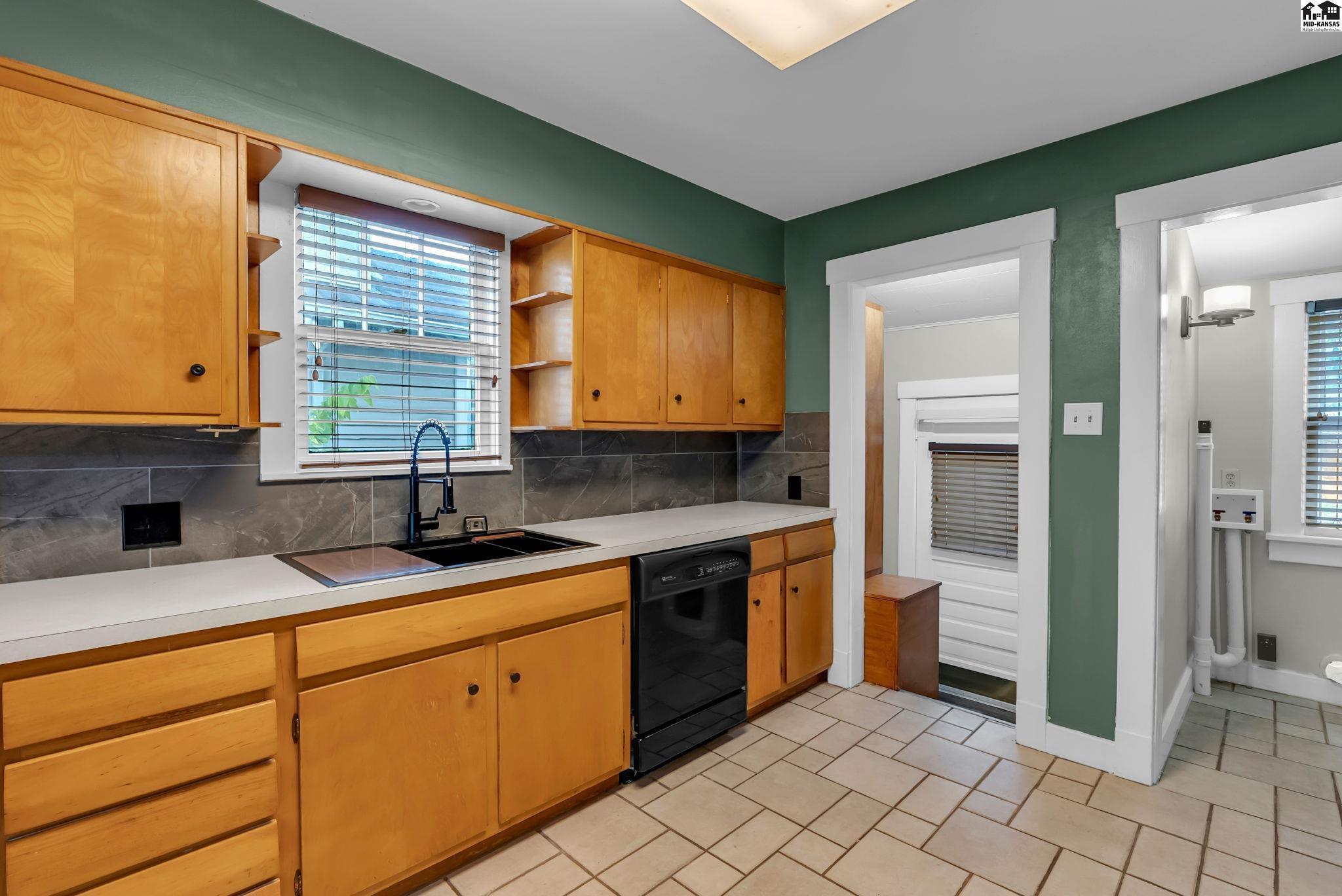 202 E 19th Avenue Hutchinson KS 67502