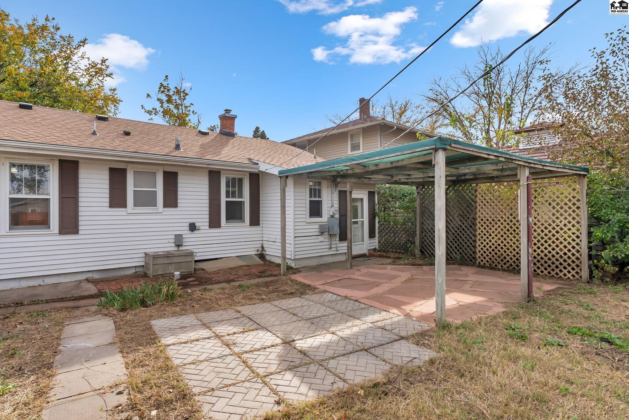 202 E 19th Avenue Hutchinson KS 67502