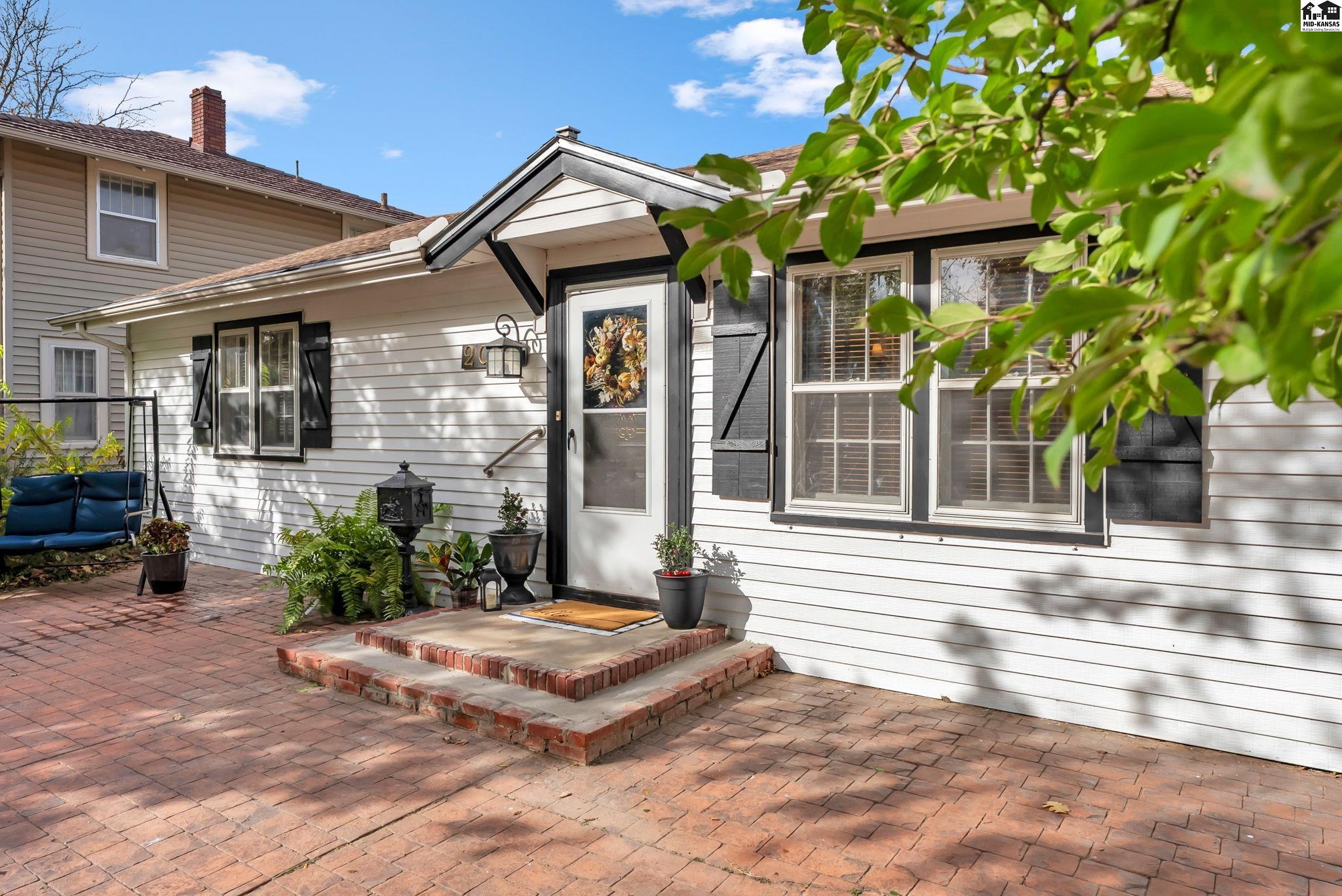 202 E 19th Avenue Hutchinson KS 67502