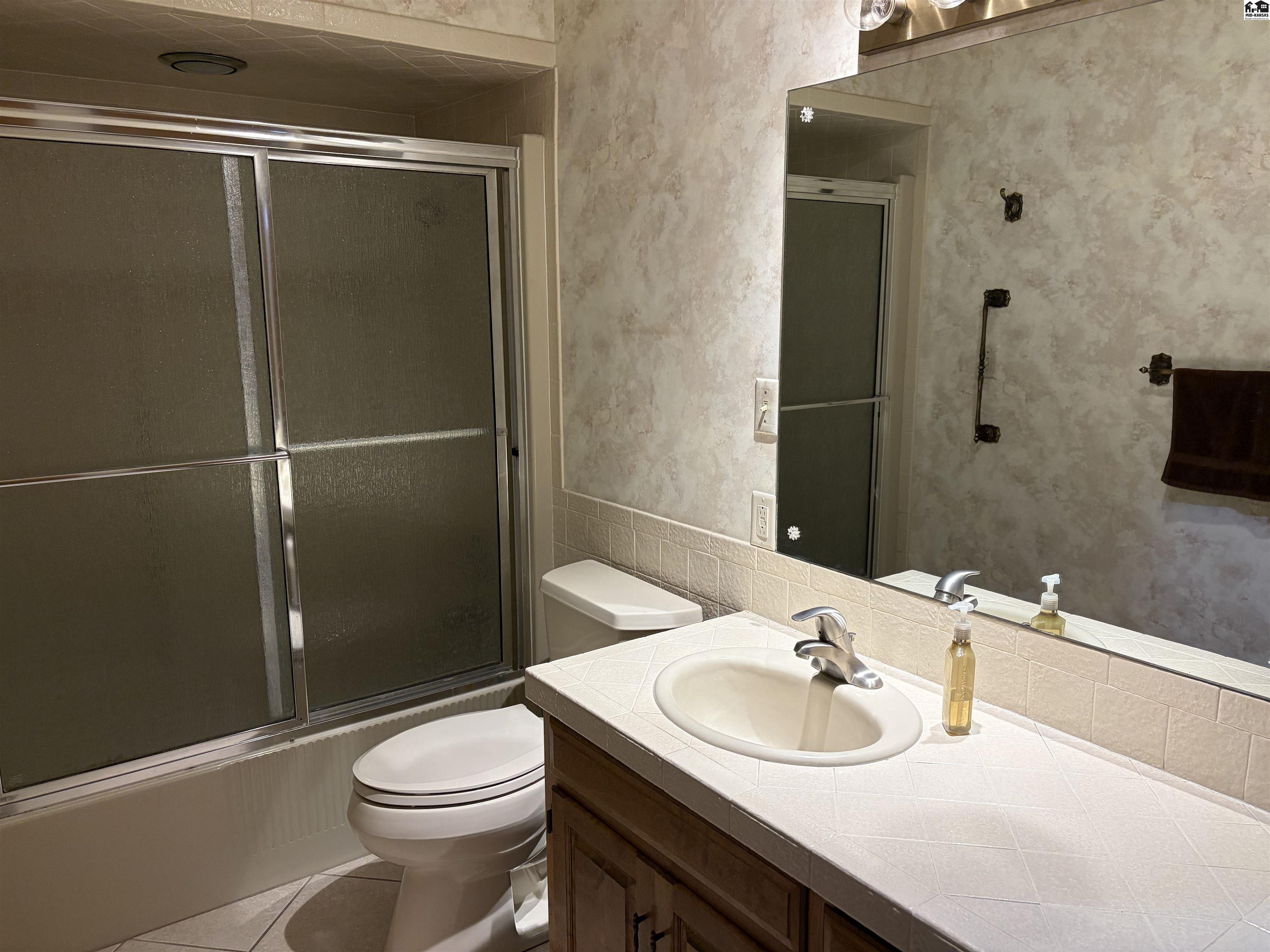 802 Bannock Burn Road Hutchinson KS 67502