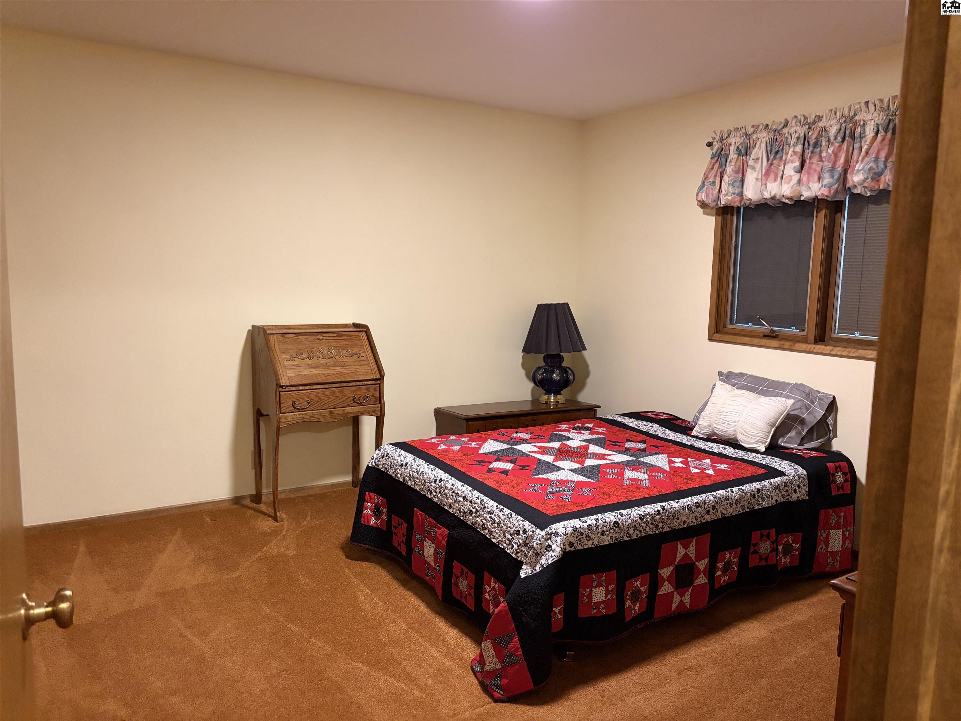 802 Bannock Burn Road Hutchinson KS 67502
