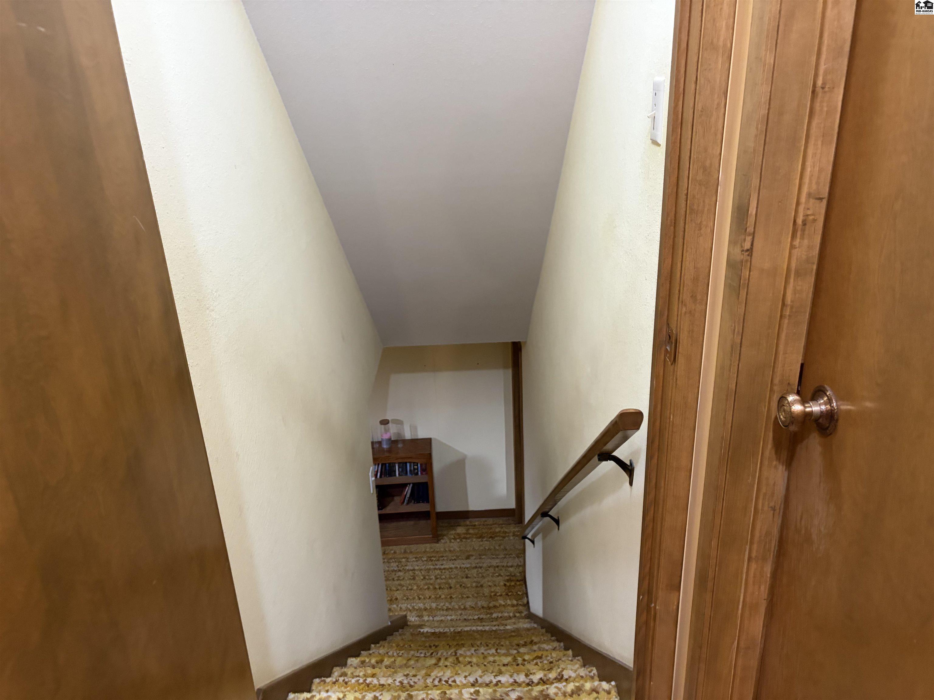 802 Bannock Burn Road Hutchinson KS 67502
