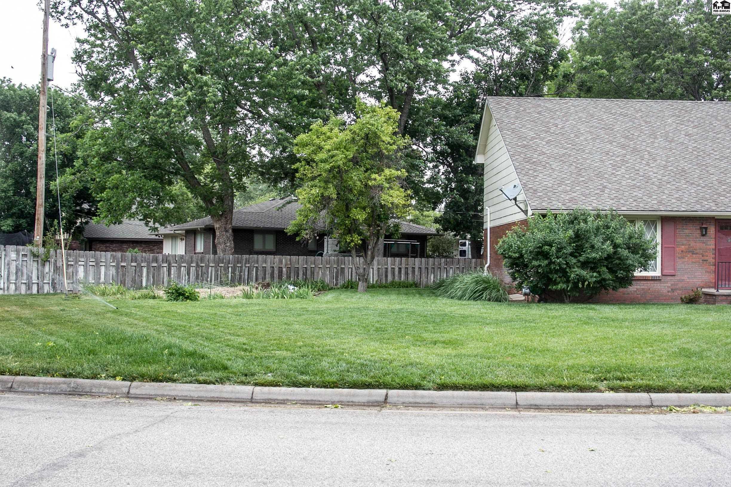 802 Bannock Burn Road Hutchinson KS 67502