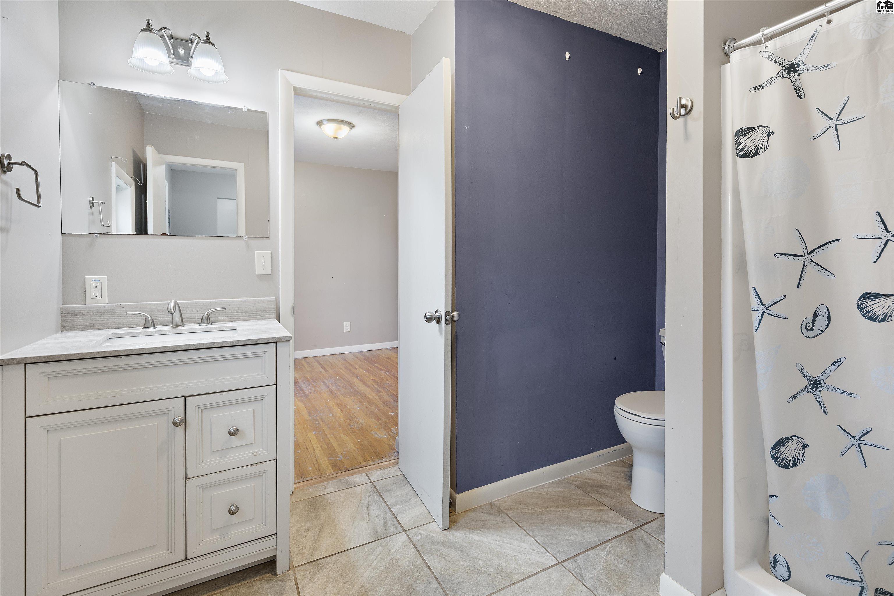 305 W 30th Avenue Hutchinson KS 67502