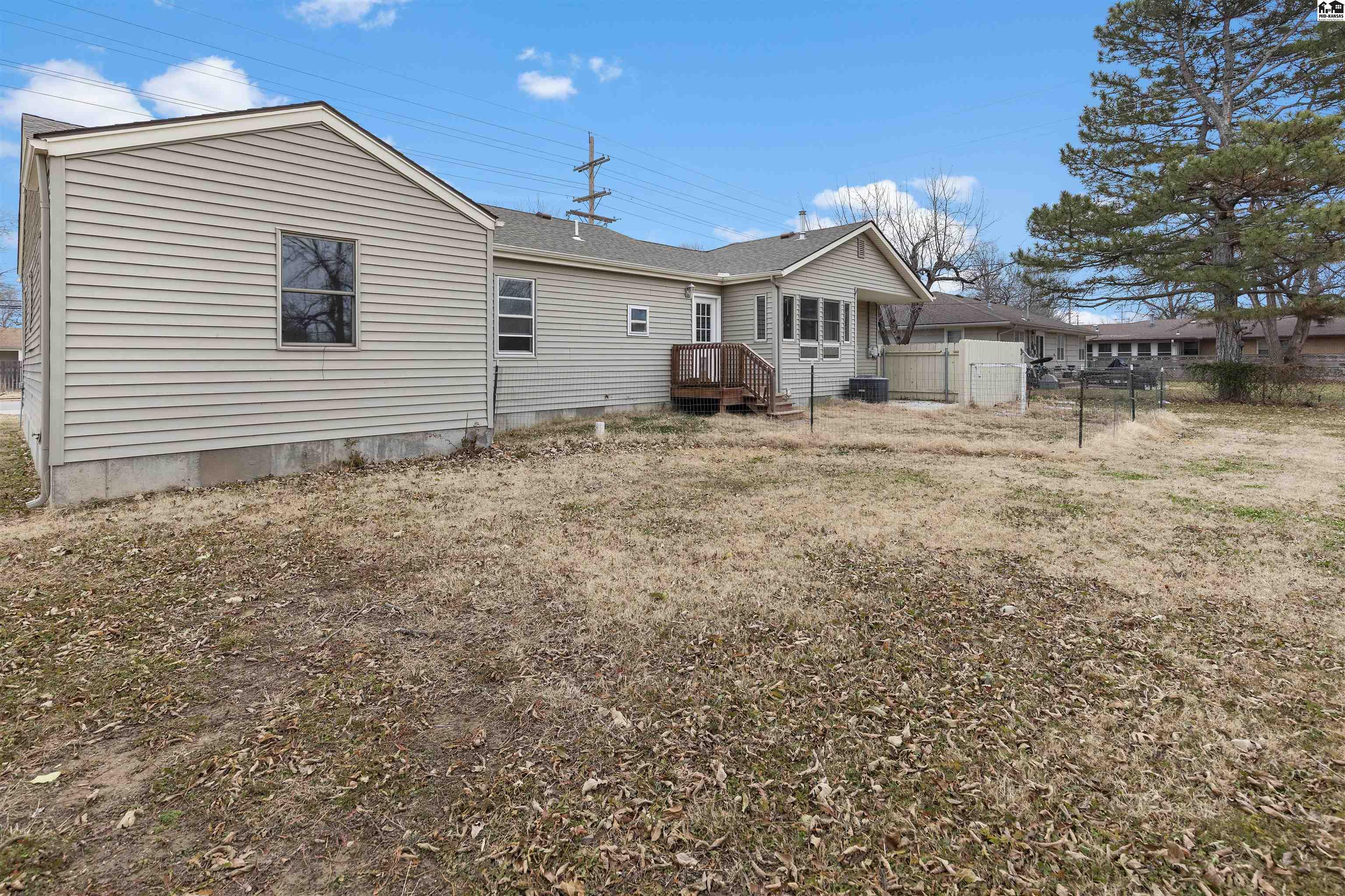 305 W 30th Avenue Hutchinson KS 67502