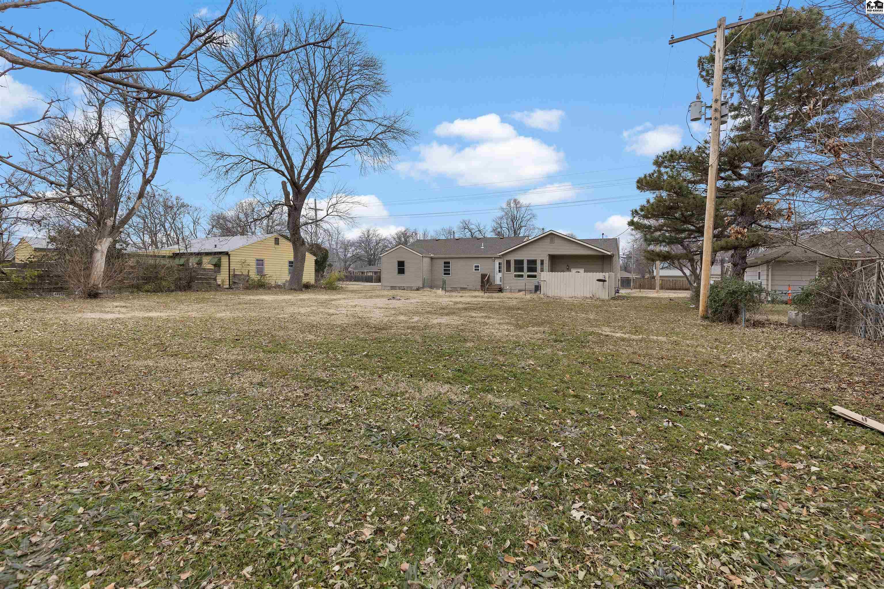 305 W 30th Avenue Hutchinson KS 67502