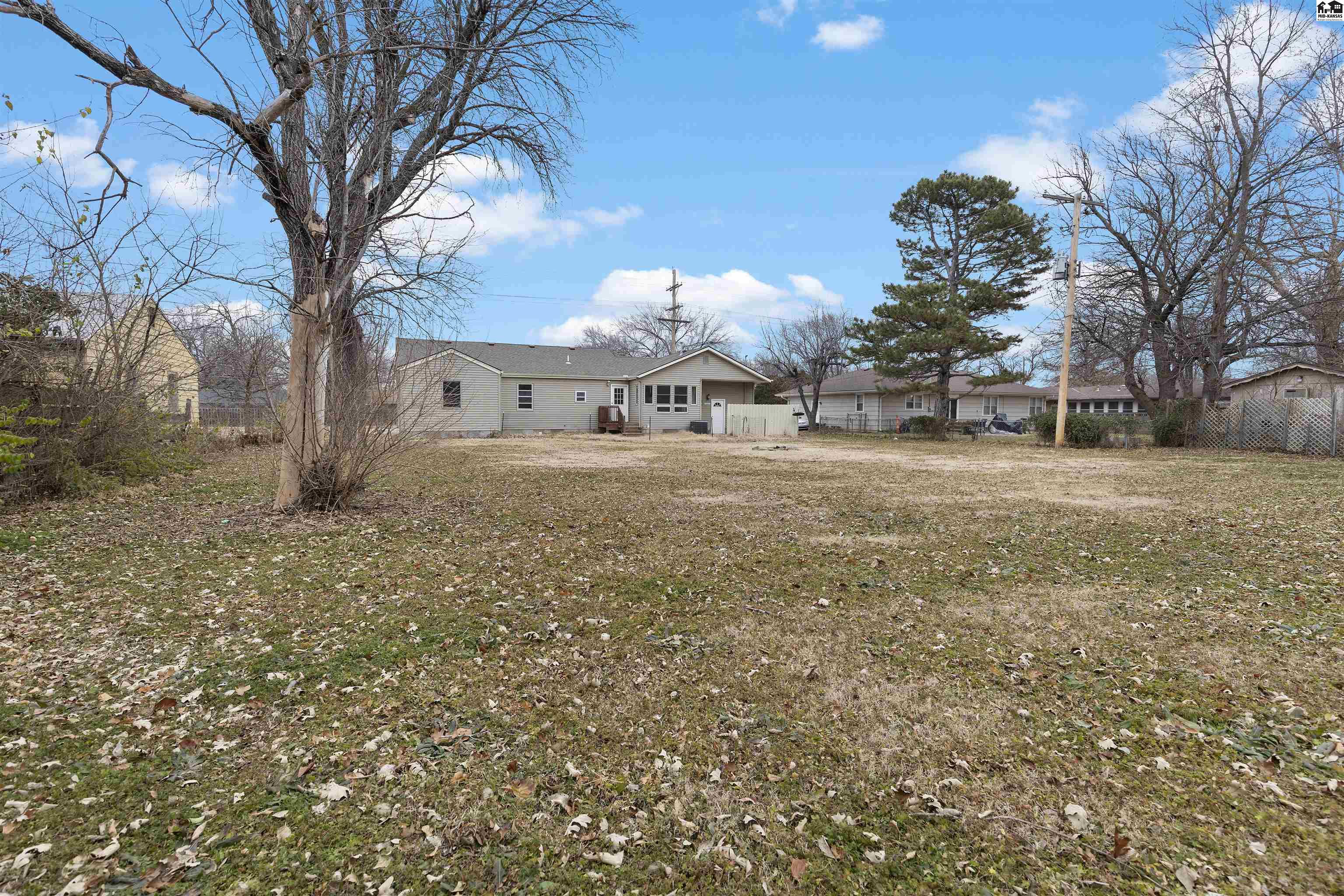 305 W 30th Avenue Hutchinson KS 67502