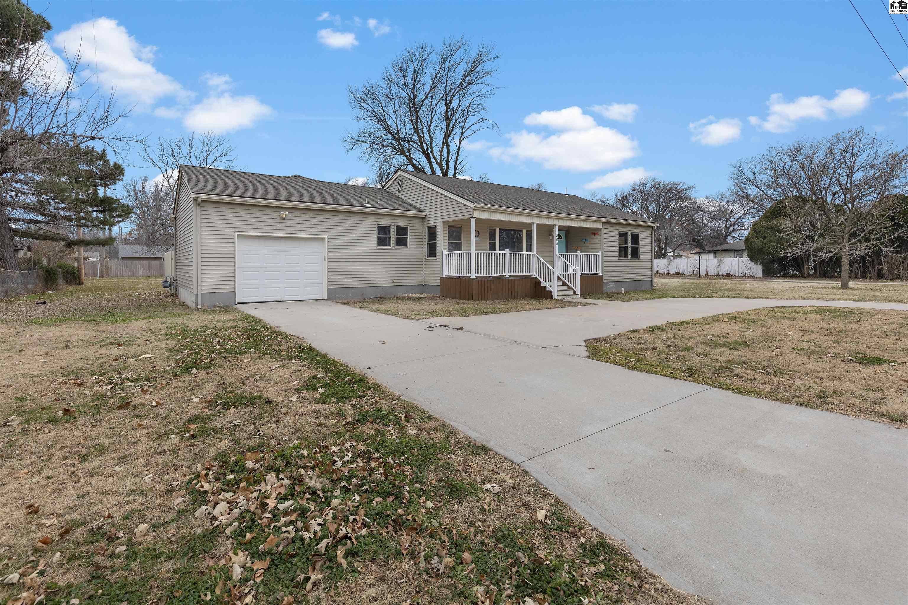 305 W 30th Avenue Hutchinson KS 67502