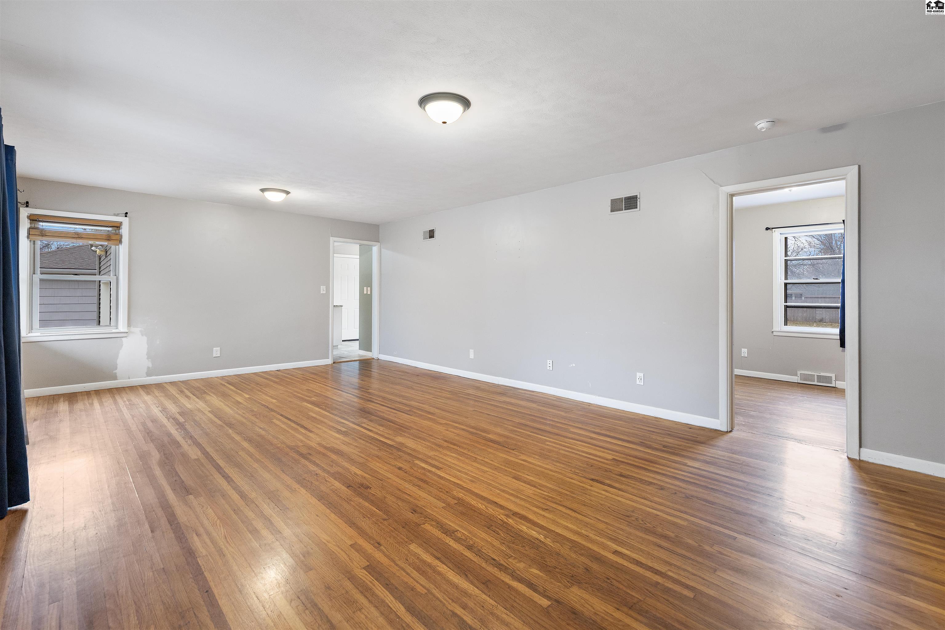 305 W 30th Avenue Hutchinson KS 67502