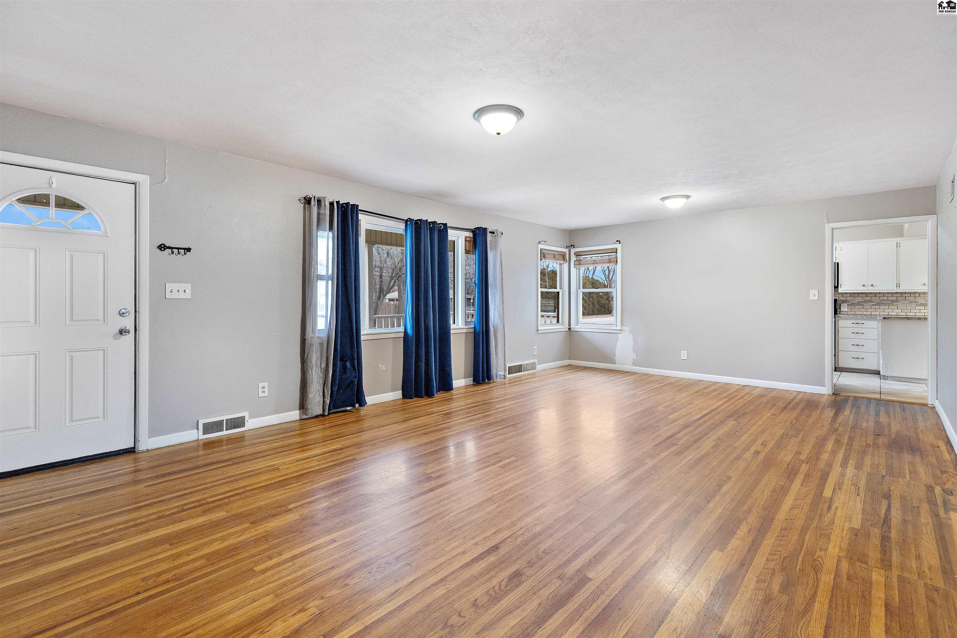 305 W 30th Avenue Hutchinson KS 67502