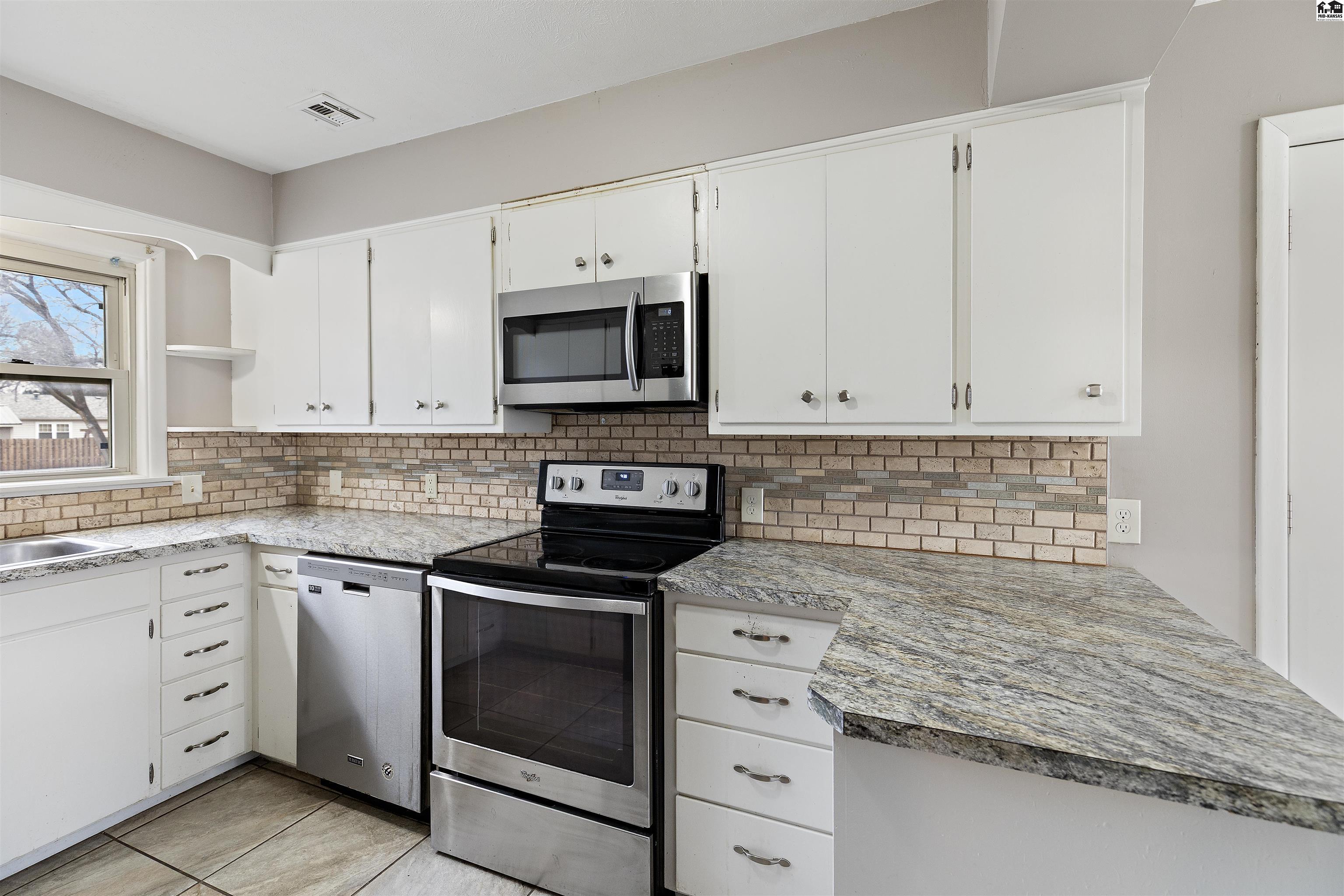 305 W 30th Avenue Hutchinson KS 67502