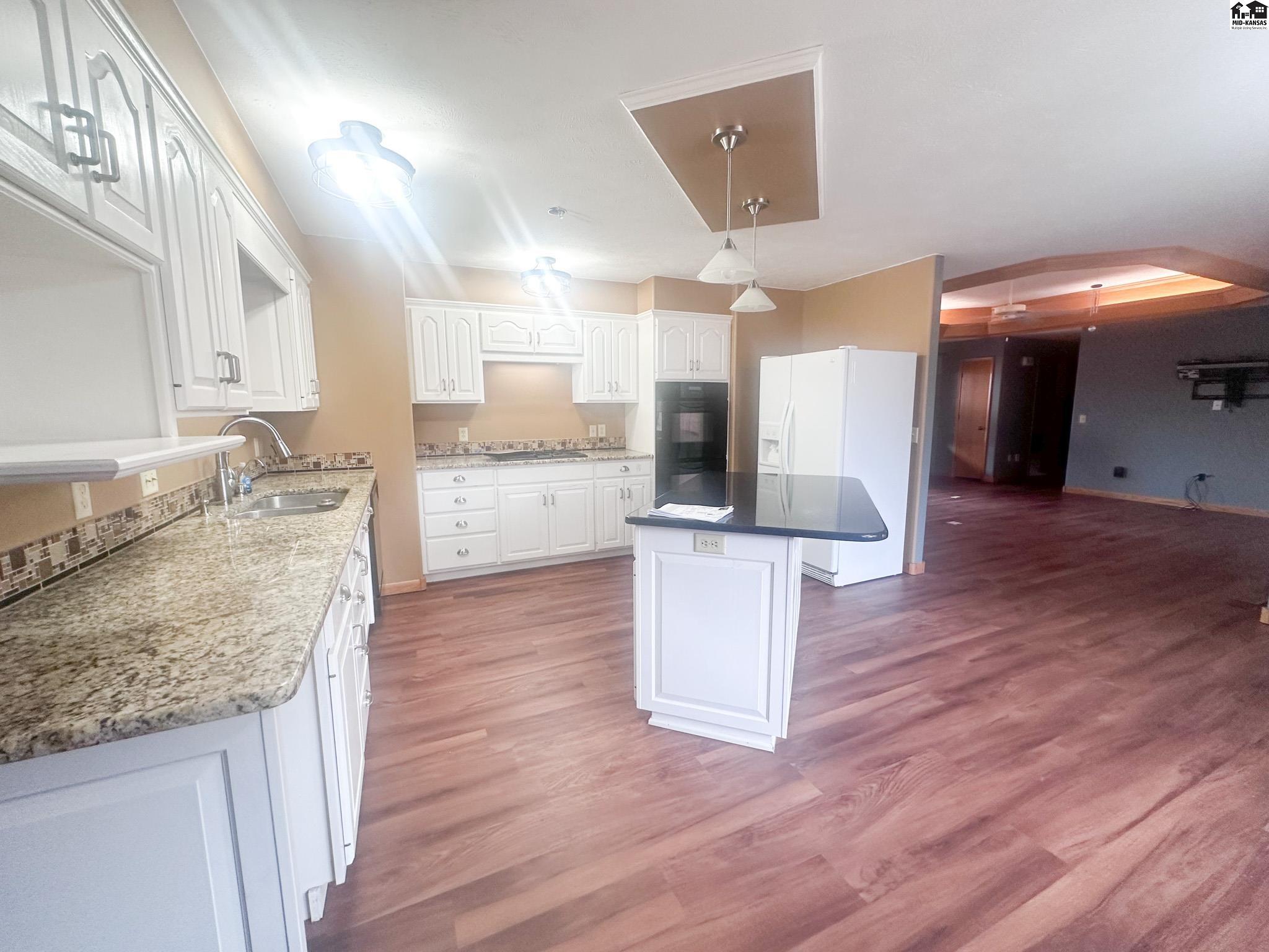 1114 W Hoover Road Kingman KS 67068