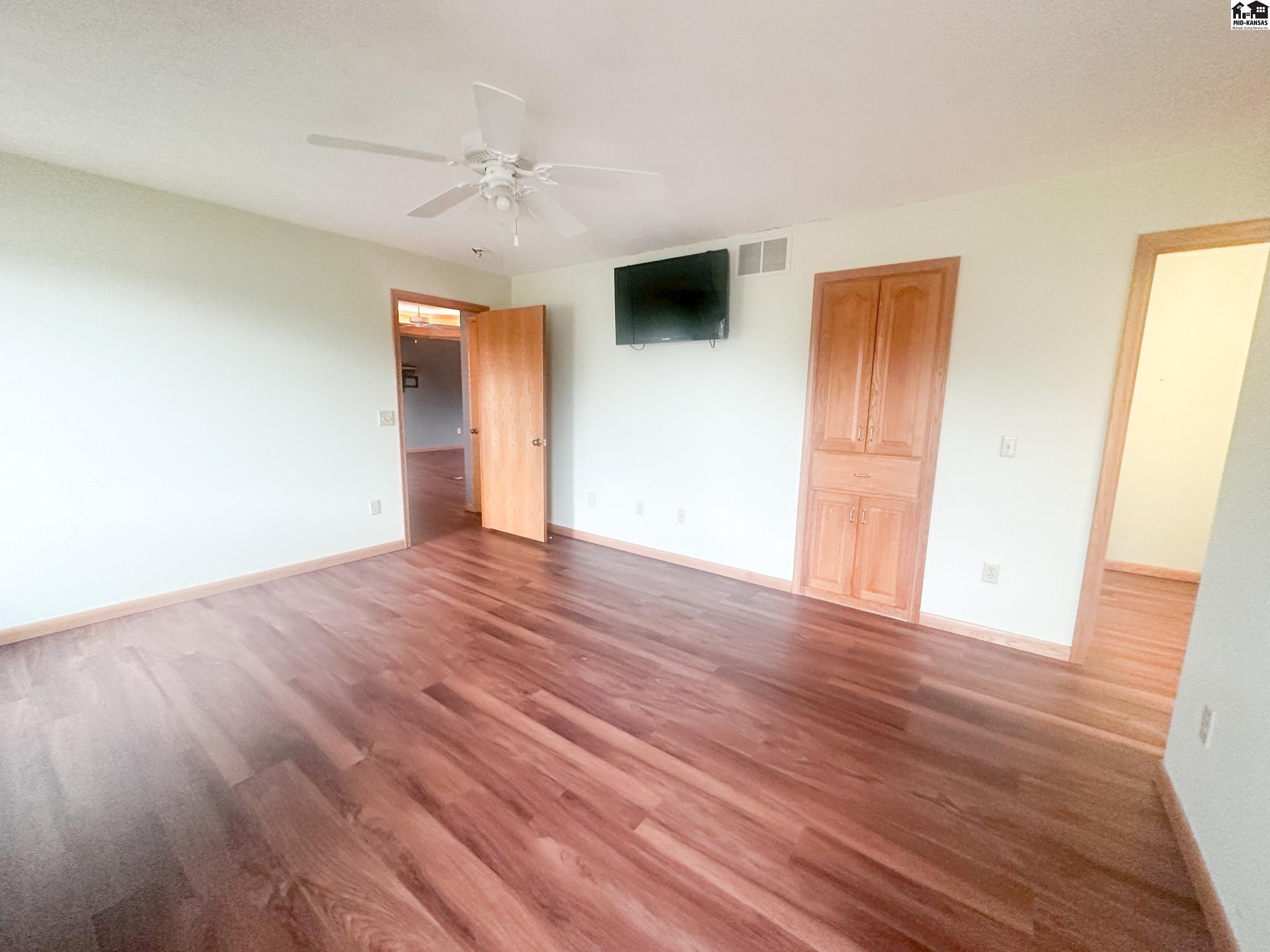 1114 W Hoover Road Kingman KS 67068