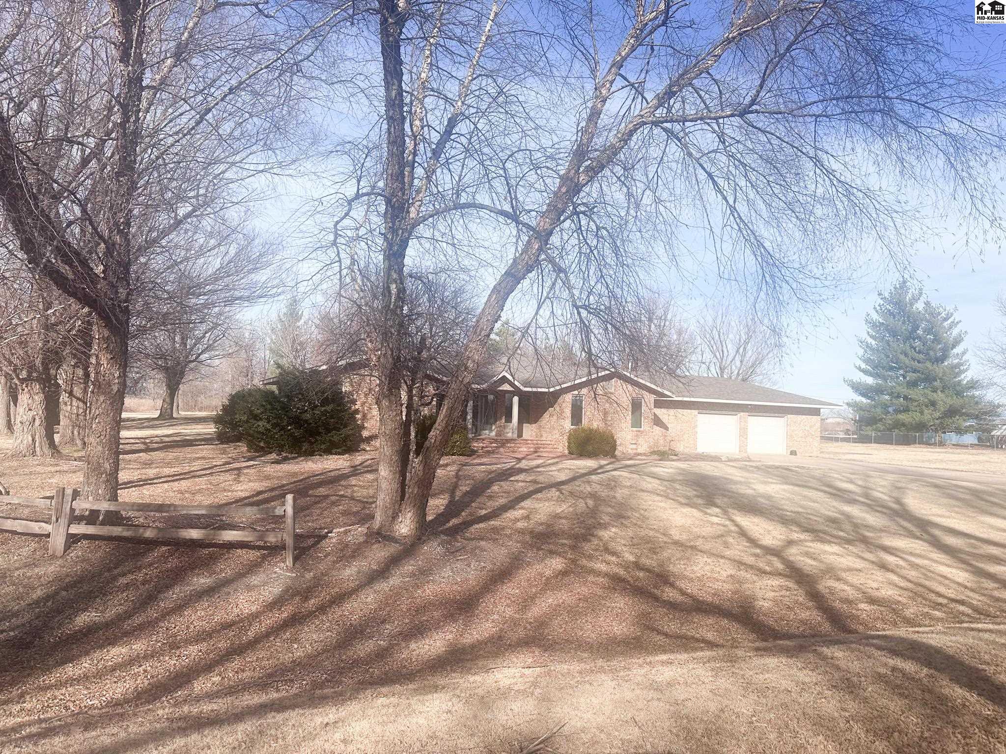 1114 W Hoover Road Kingman KS 67068