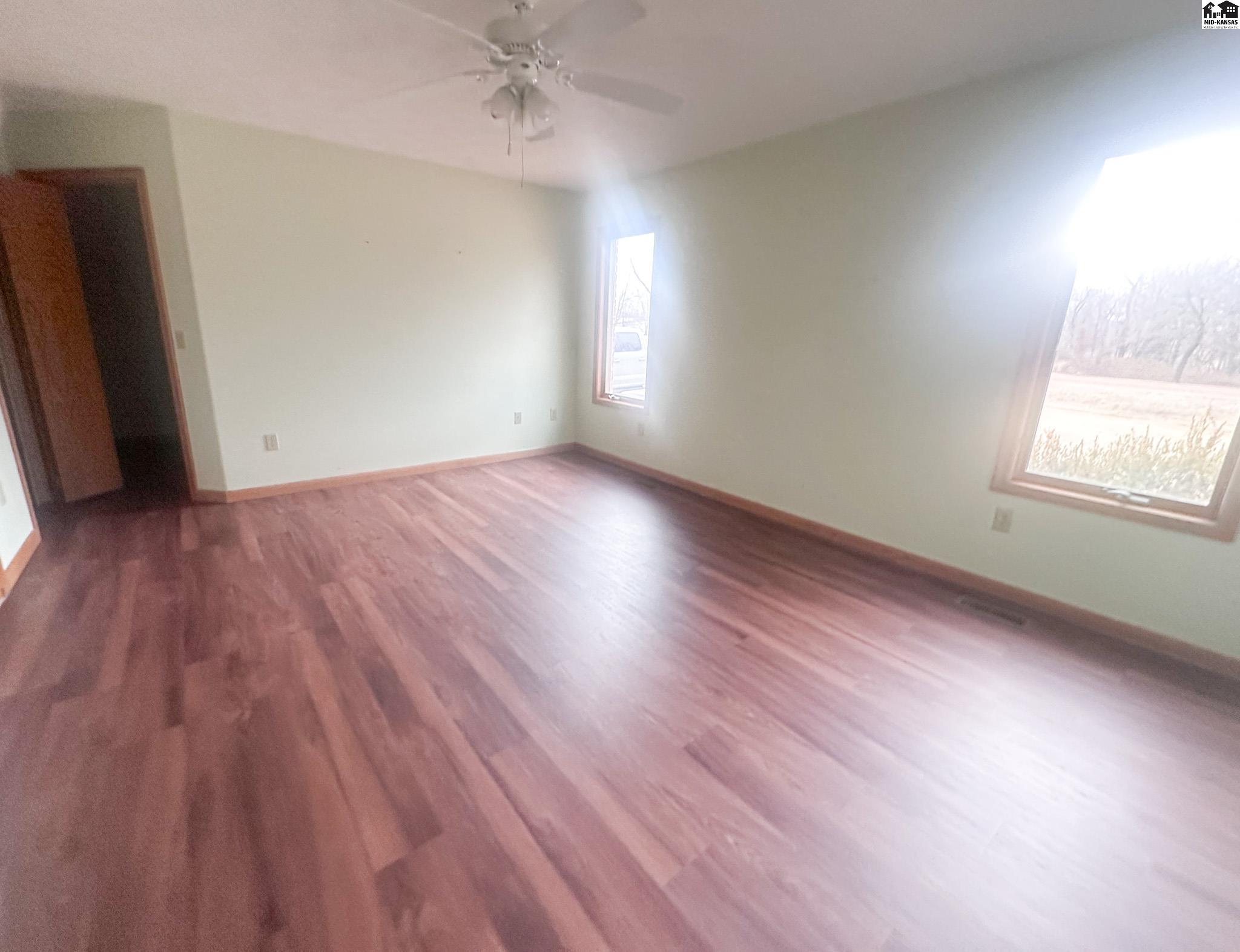 1114 W Hoover Road Kingman KS 67068