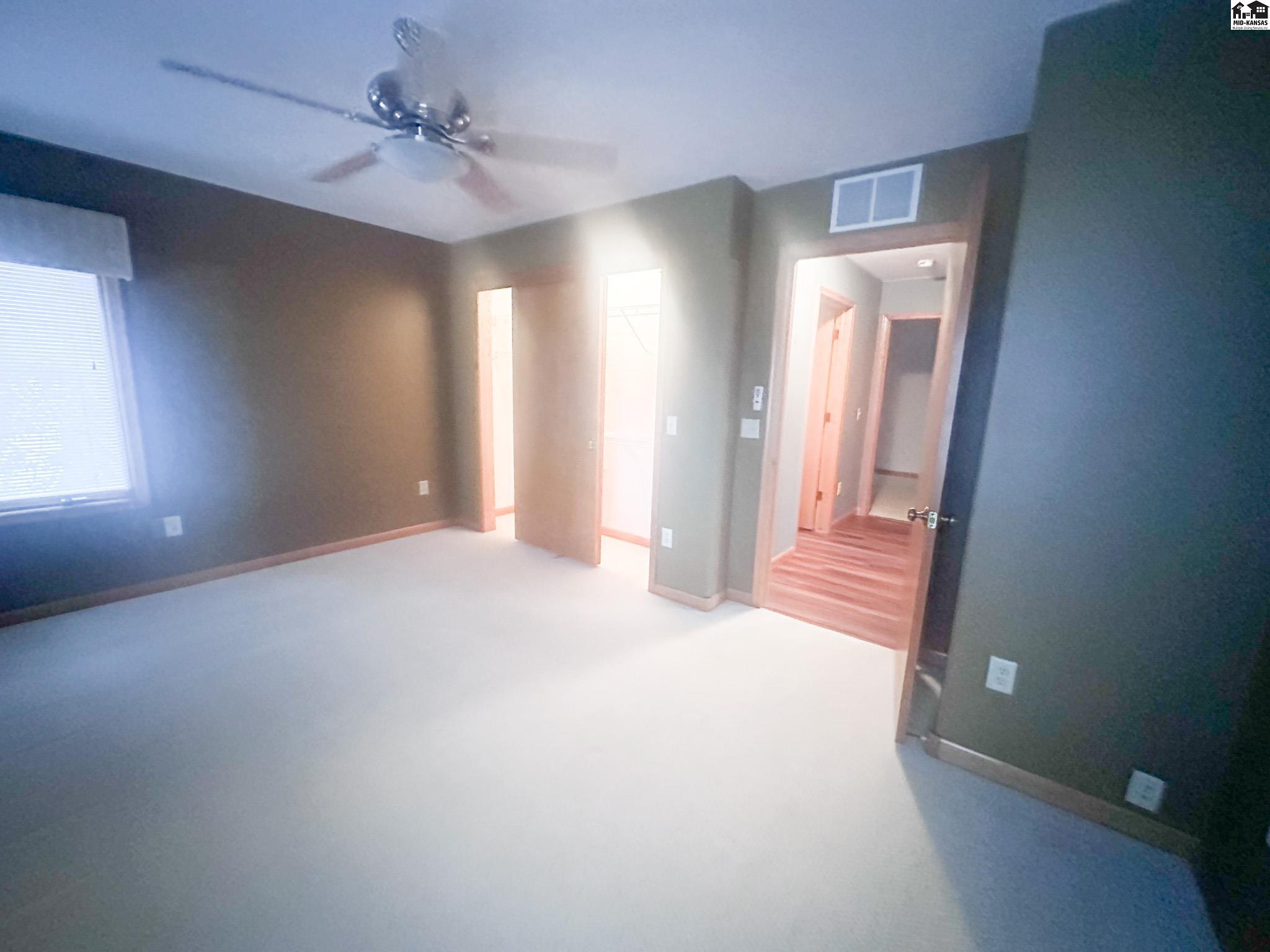 1114 W Hoover Road Kingman KS 67068