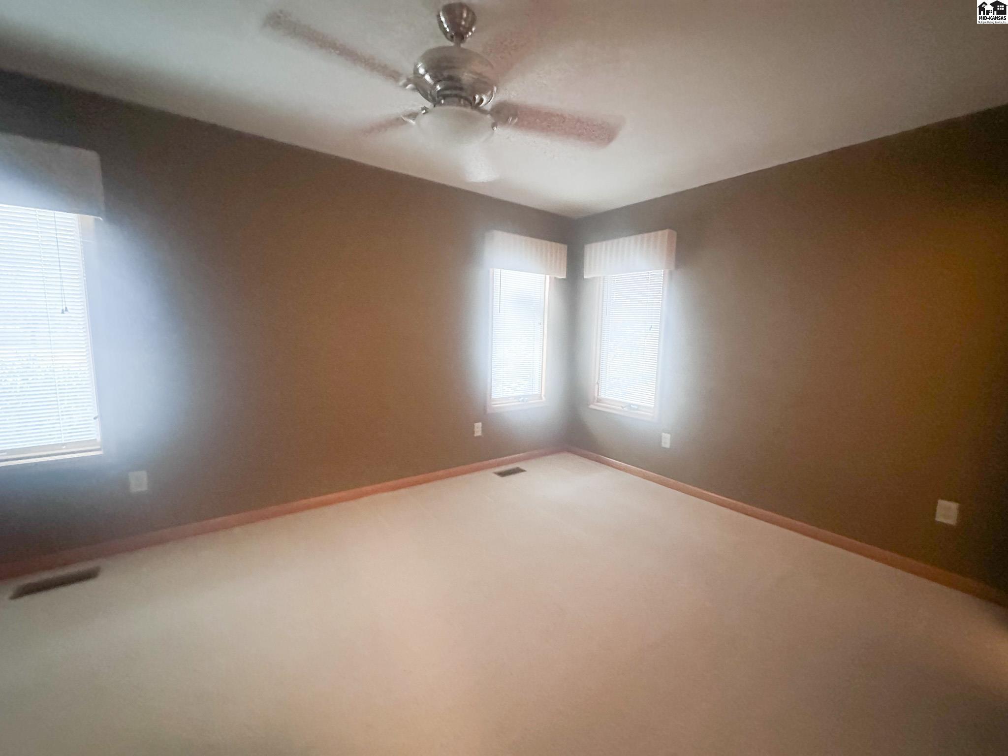 1114 W Hoover Road Kingman KS 67068