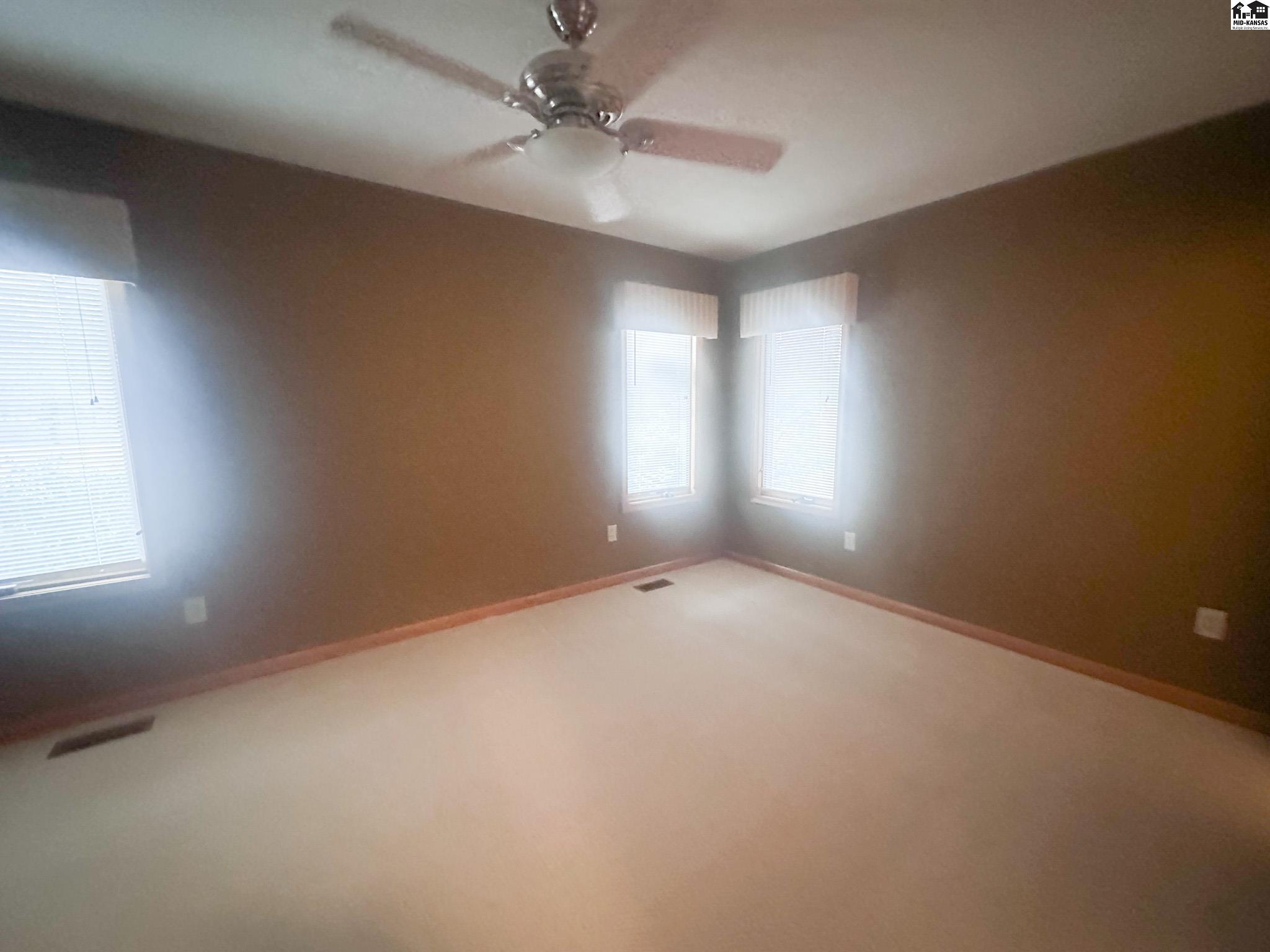 1114 W Hoover Road Kingman KS 67068