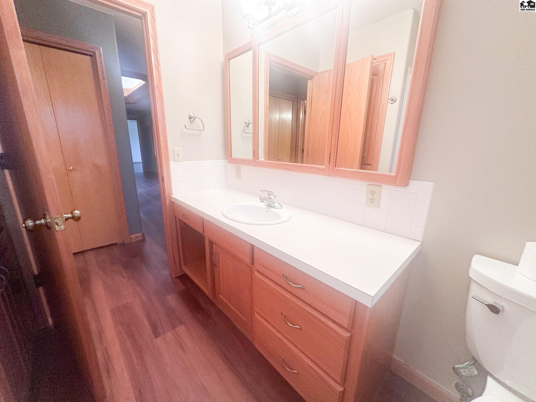 1114 W Hoover Road Kingman KS 67068